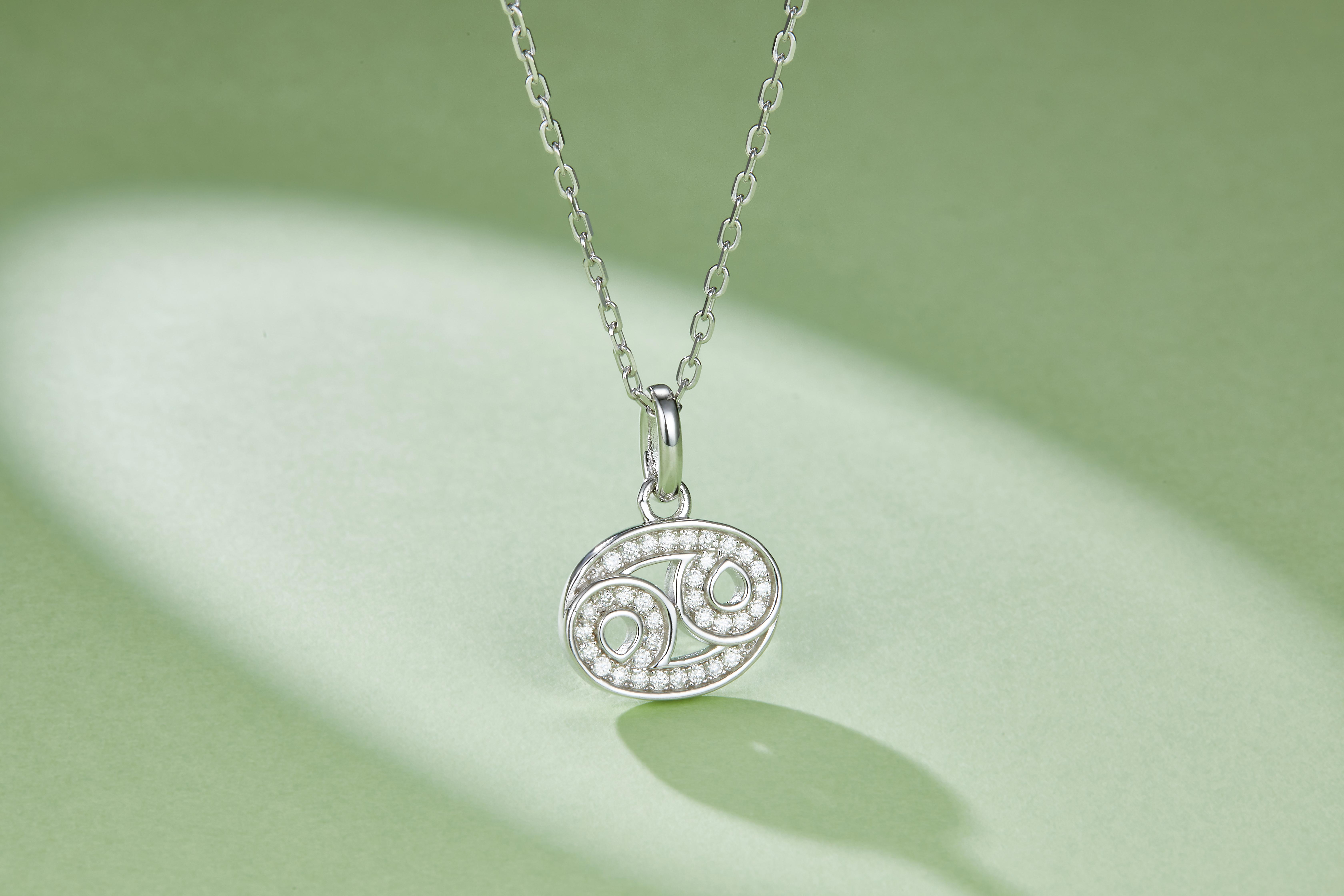 12 Zodiac Signs - Cancer, Set With Top-quality Moissanite, Luxurious And Fashionable Light