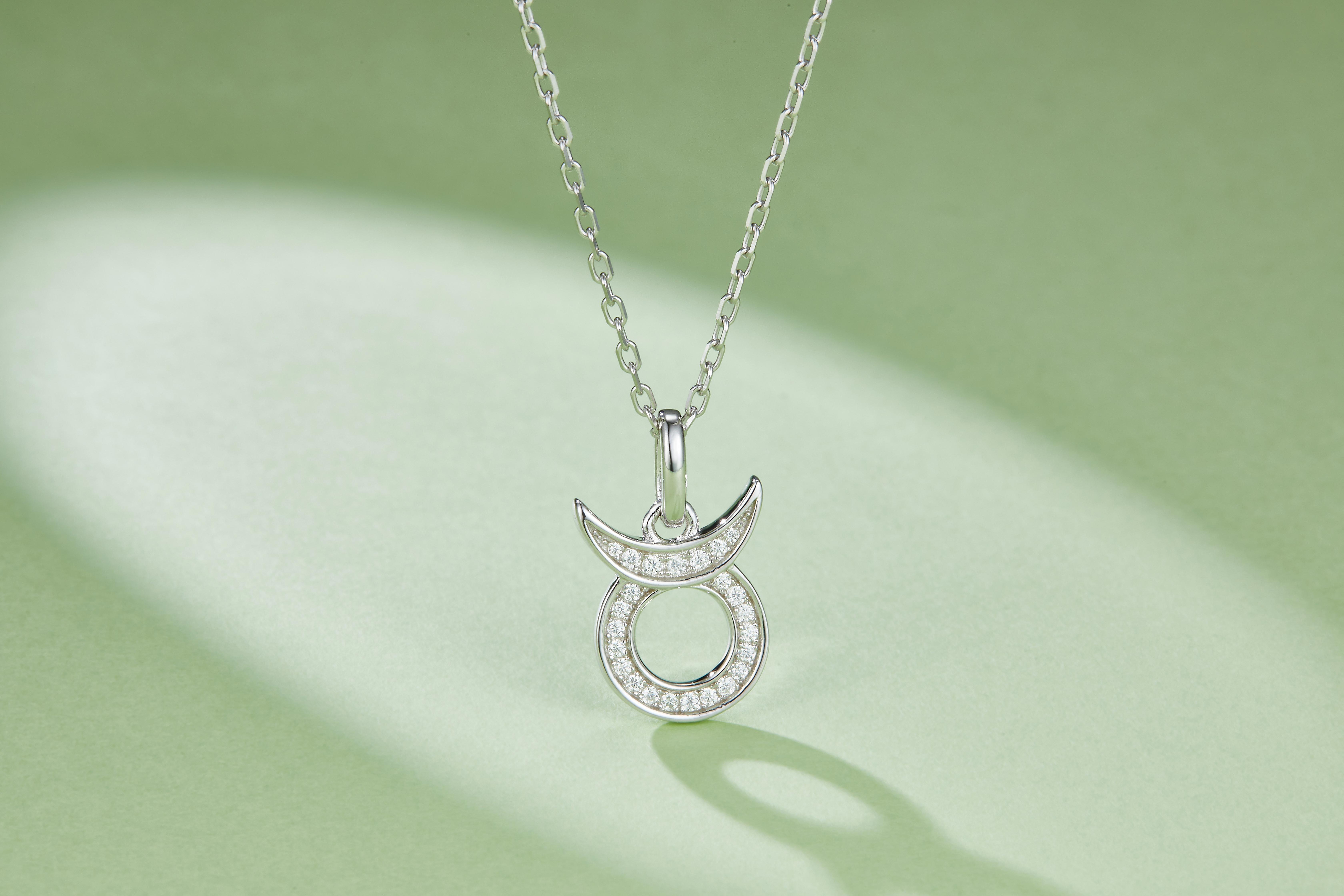 12 Zodiac Signs - Taurus, Set With Top-quality Moissanite, Luxurious And Fashionable Light