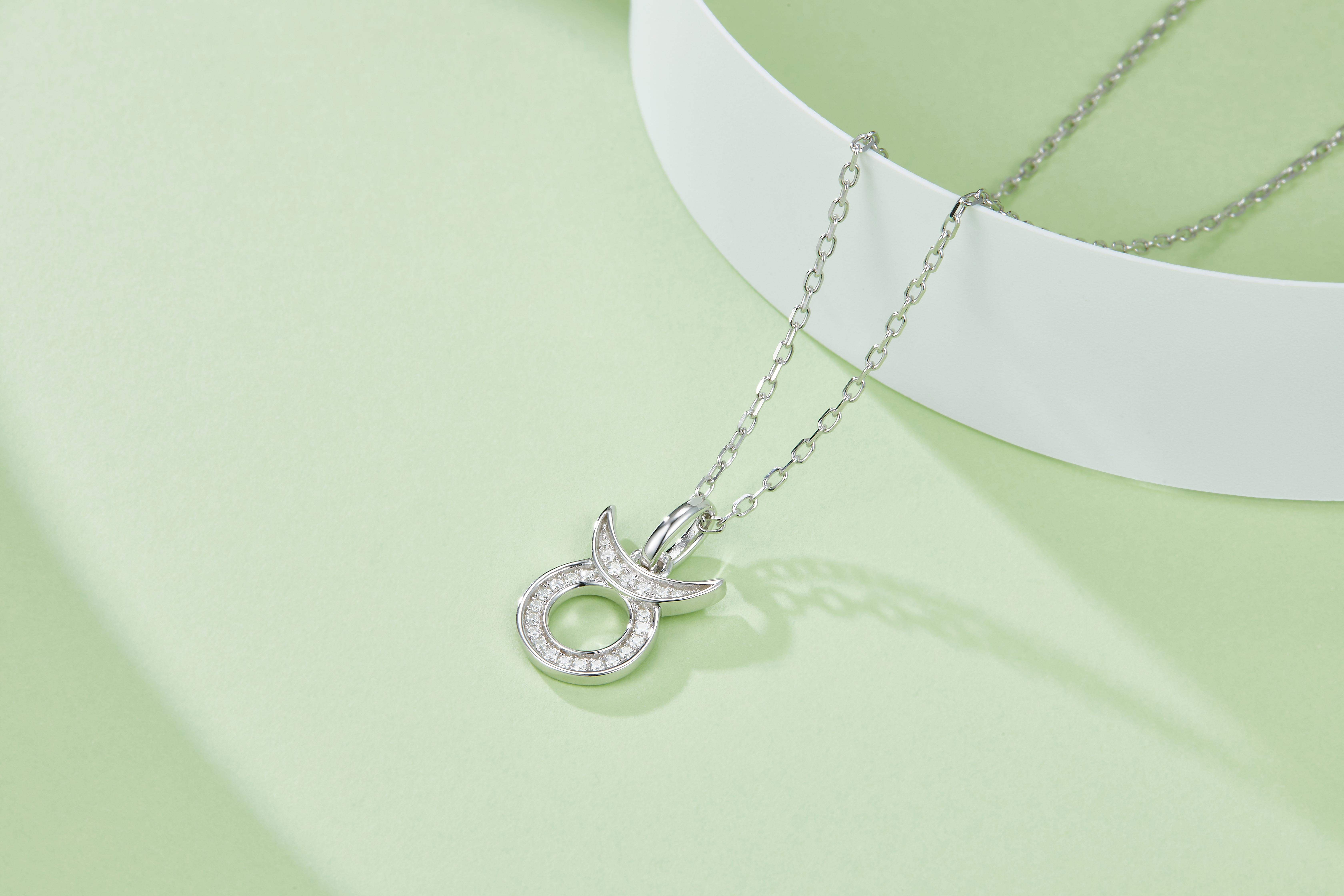 12 Zodiac Signs - Taurus, Set With Top-quality Moissanite, Luxurious And Fashionable Light