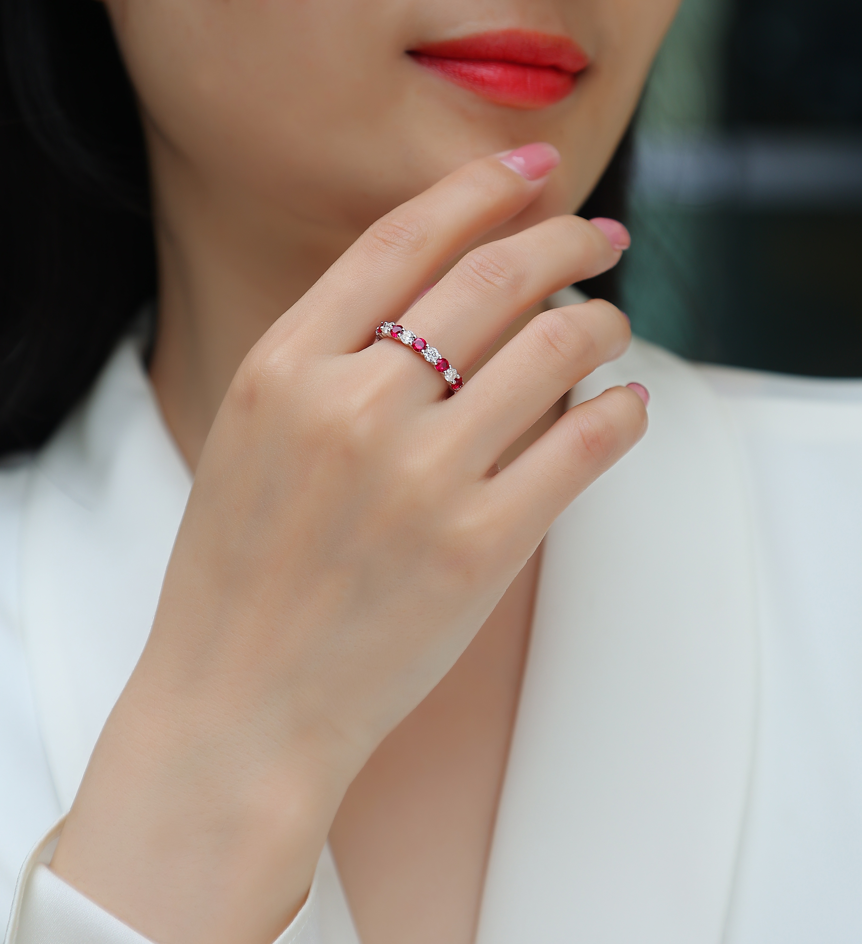 2.4g Sterling Silver Platinum Plated Ring Synthetic Ruby & White Stone Alternating