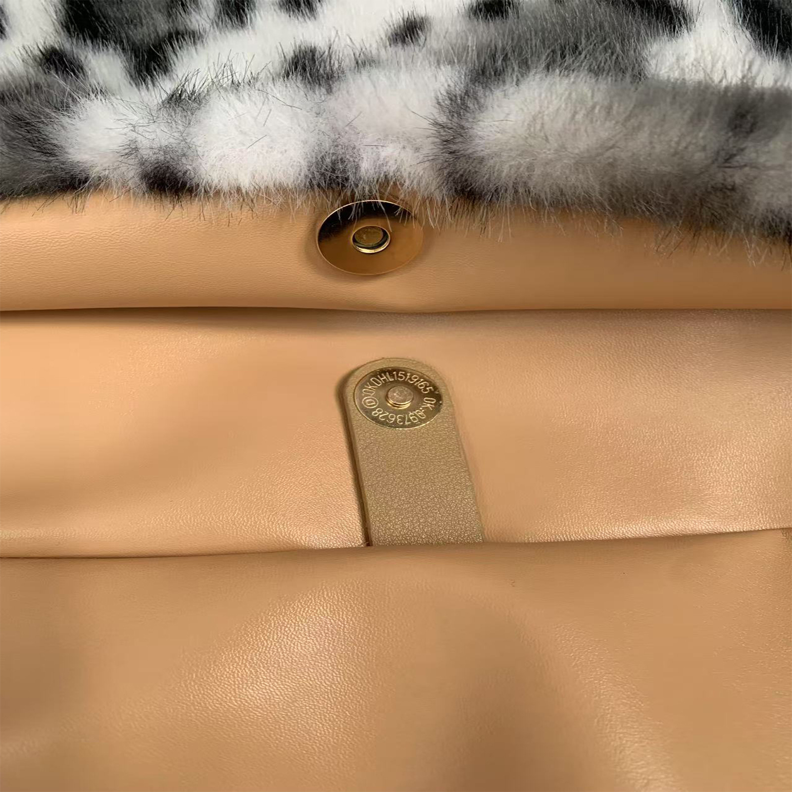 2026 New Leopard Print Plush Crossbody Bag Women's Korean Version Fashionable Faux Fur