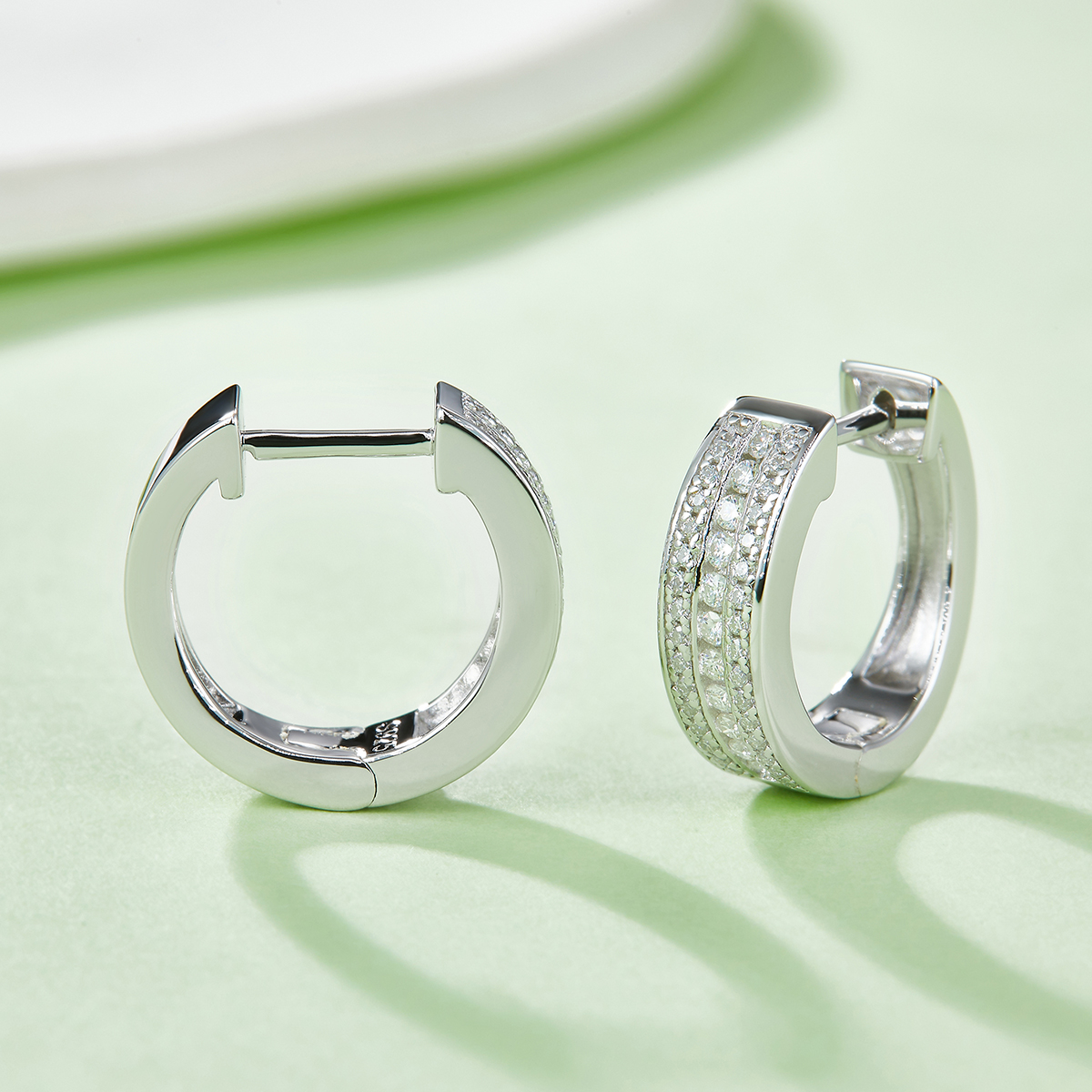 4.1g Sterling Silver 86 Stone Moissanite Hoop Earrings Chunky Pave Huggie Hoops With GRA