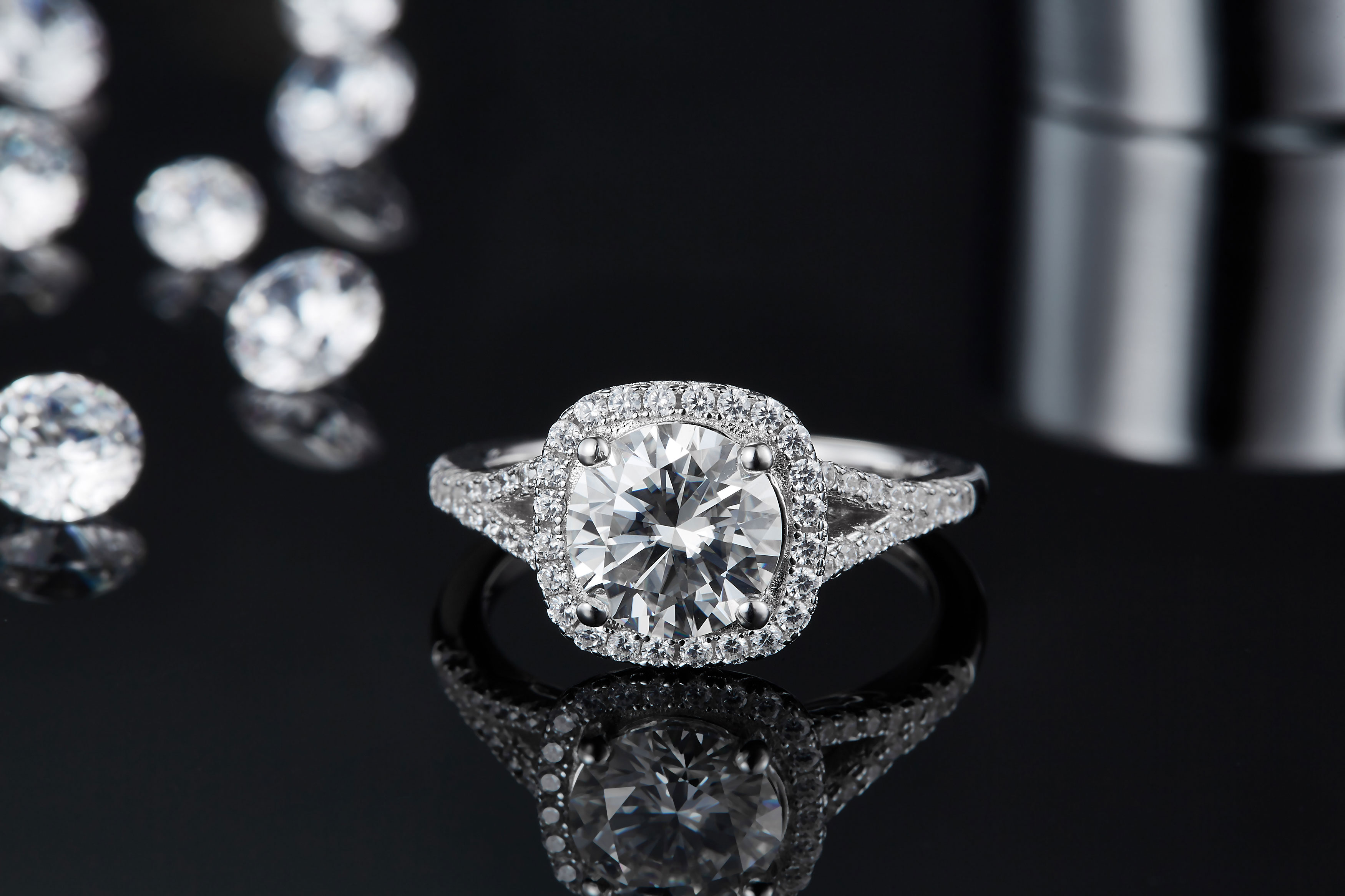 A 2-carat Luxury And Fashionable Light Luxury Jewelry Silver Ring Set With Top-quality