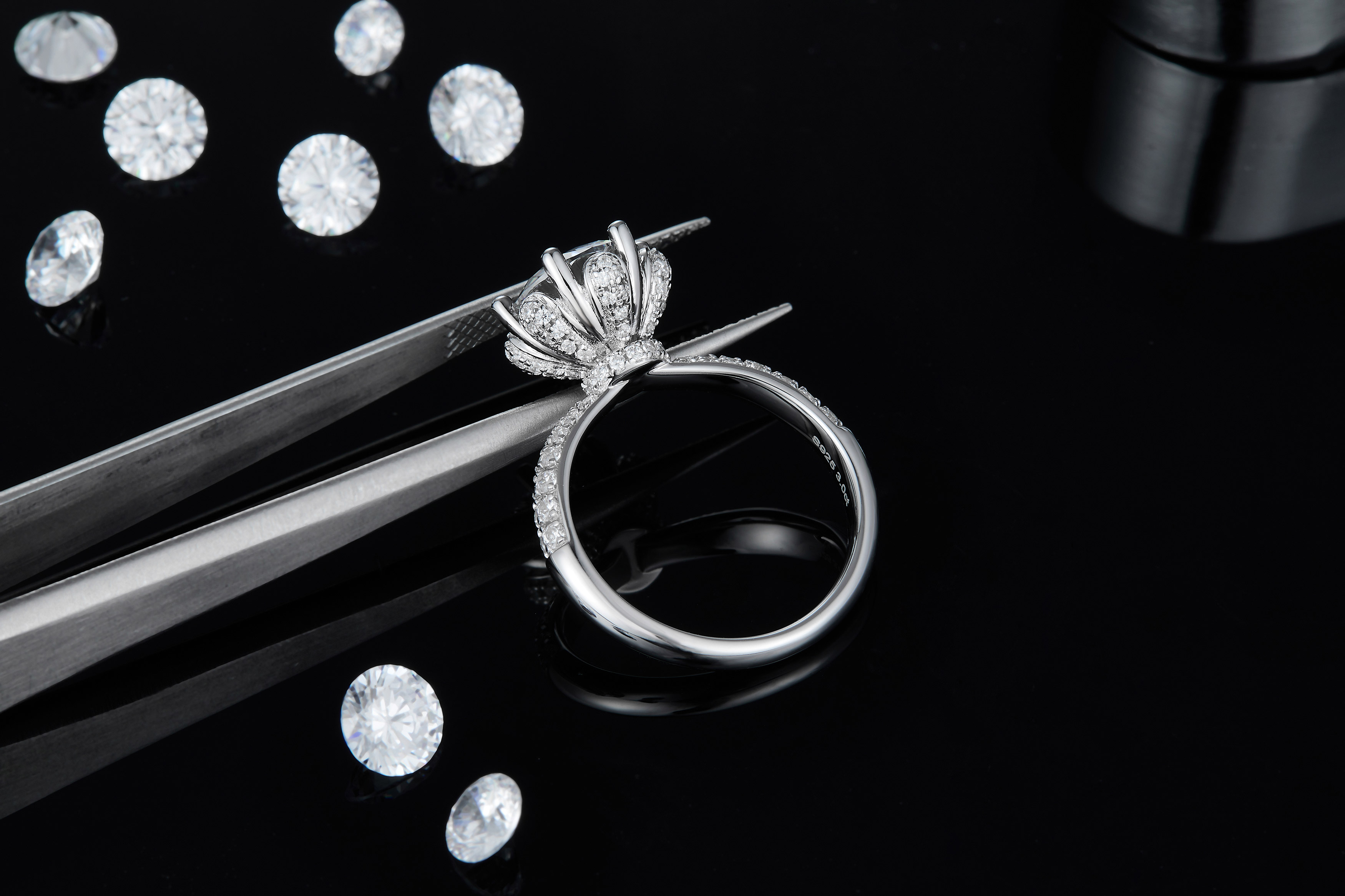 A 3-carat Luxury And Fashionable Light Luxury Jewelry Silver Ring Set With Top-quality
