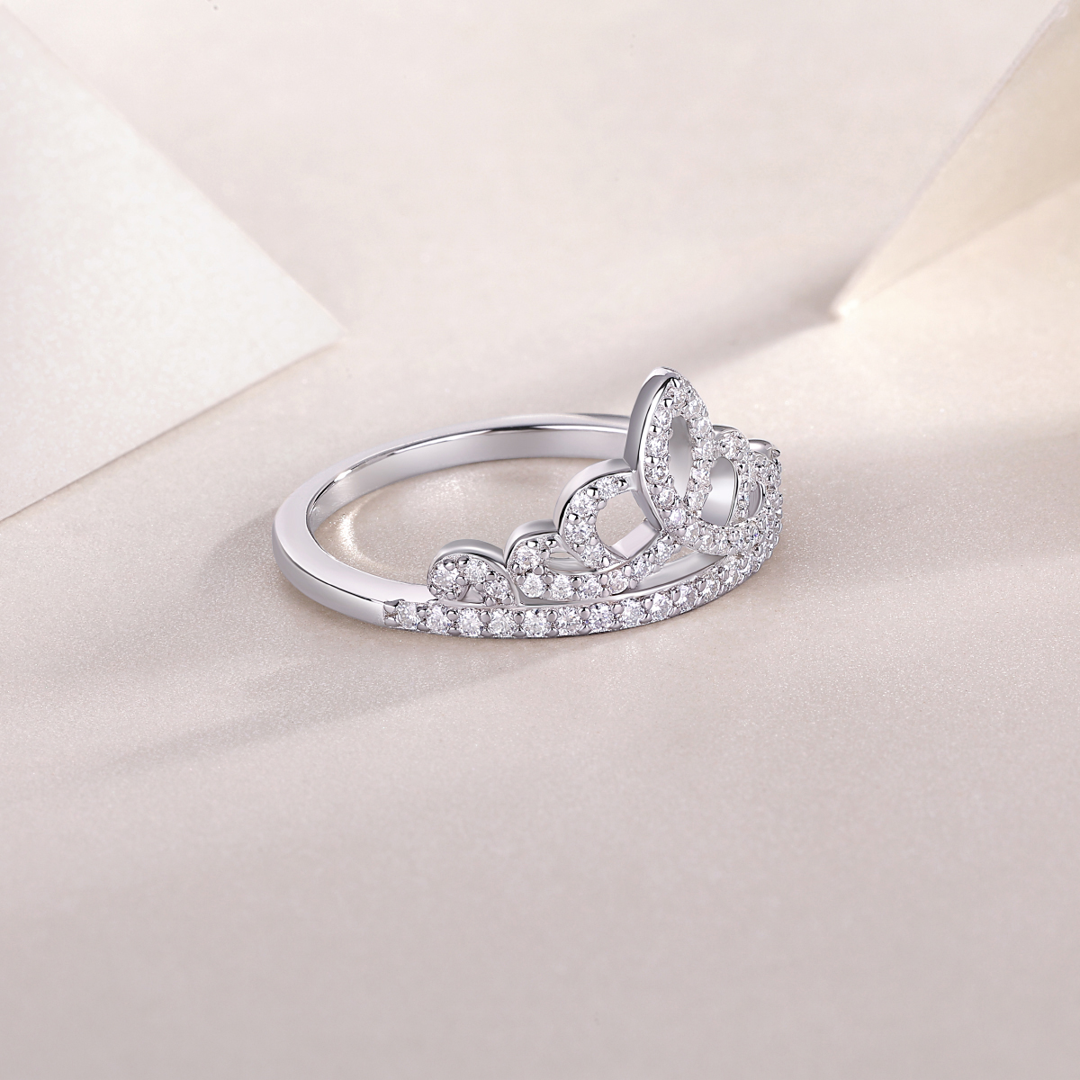 A Lively Summer Romance - A Wedding Ring Set With Top-quality Moissanite Silver And