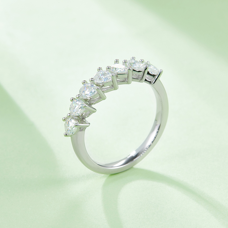 A Luxurious And Fashionable Light Luxury Jewelry Silver Ring Set With Top-quality