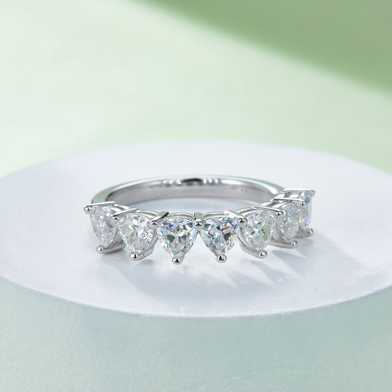 A Luxurious And Fashionable Light Luxury Jewelry Silver Ring Set With Top-quality