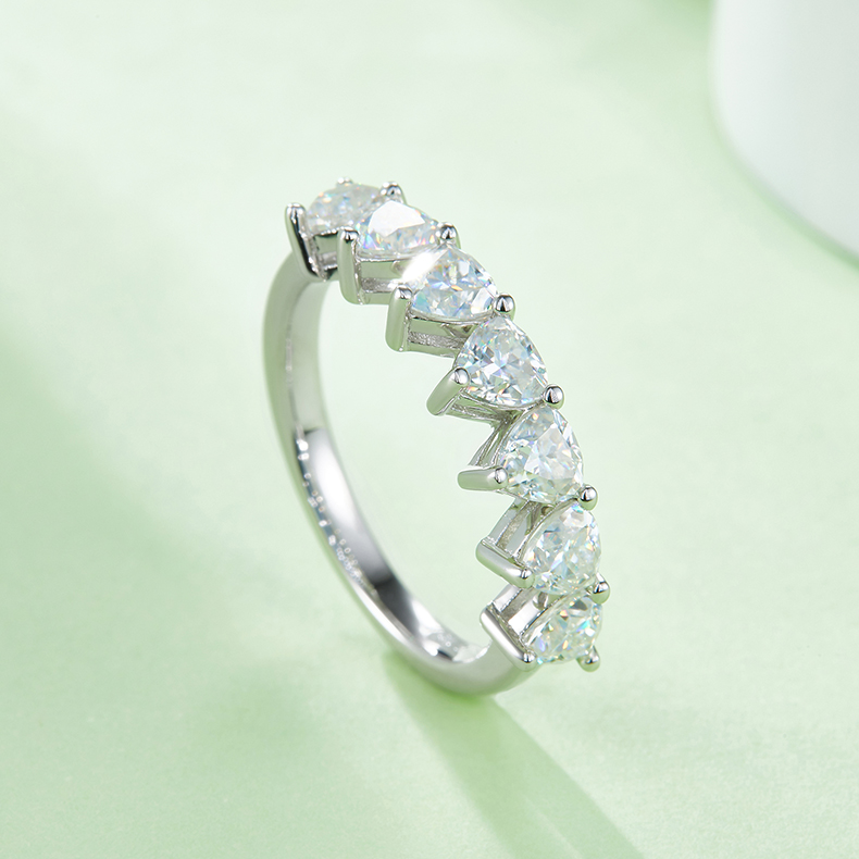 A Luxurious And Fashionable Light Luxury Jewelry Silver Ring Set With Top-quality