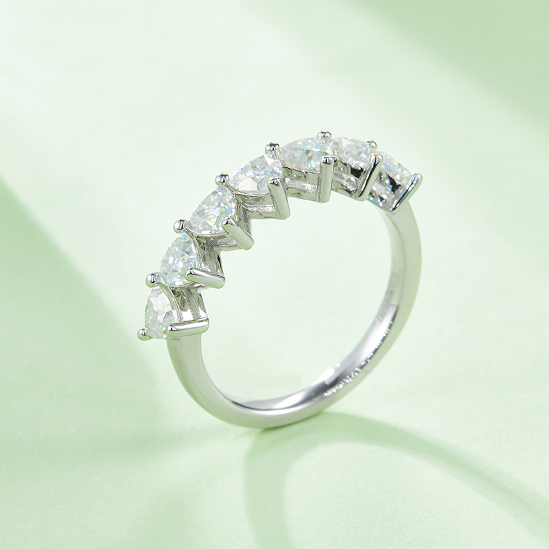 A Luxurious And Fashionable Light Luxury Jewelry Silver Ring Set With Top-quality
