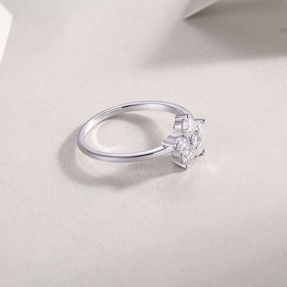 A Luxurious And Fashionable Light Luxury Jewelry Silver Ring Set With Top-quality