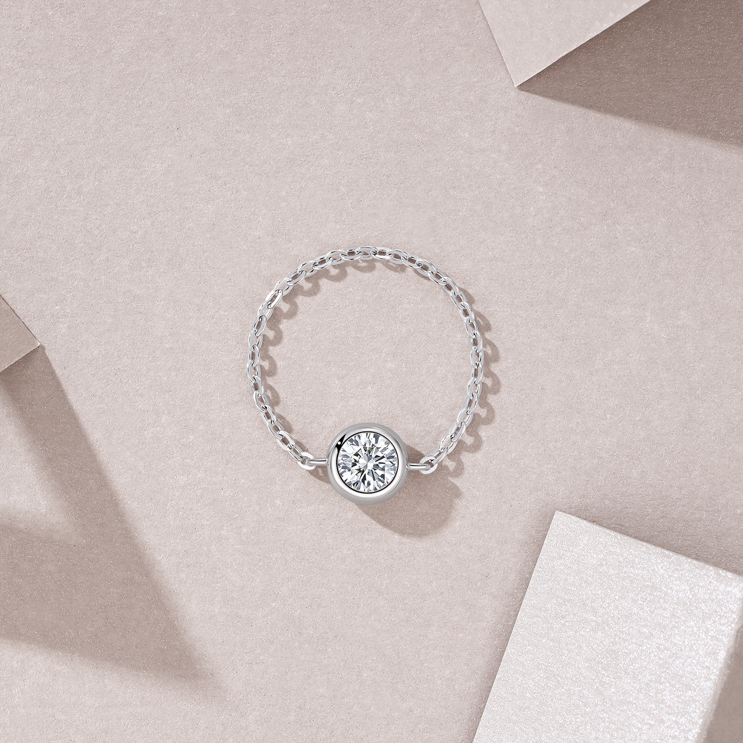 A Luxurious And Fashionable Light Luxury Trend Jewelry Silver Ring Featuring Top-quality