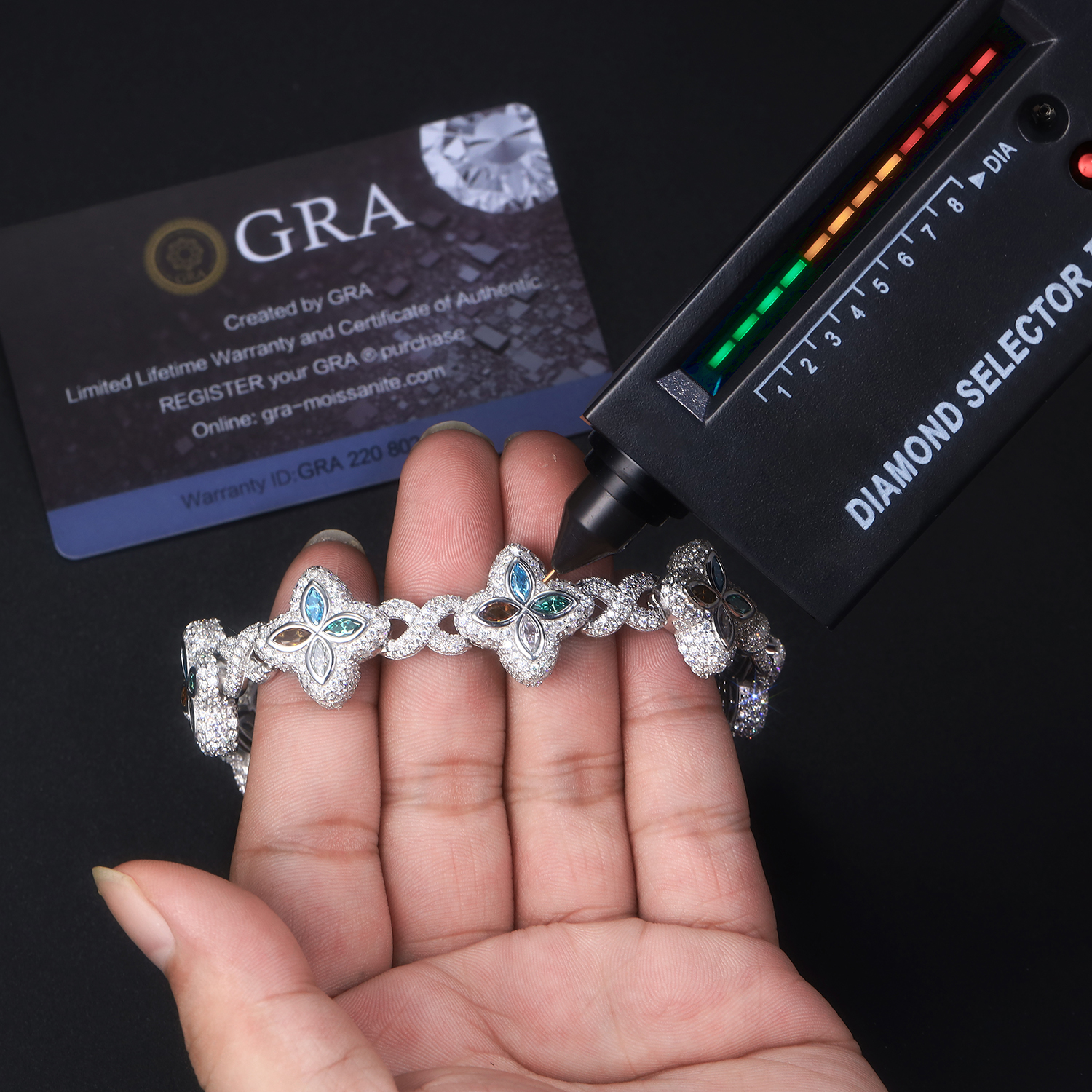 A Luxurious And Fashionable Minimalist Jewelry Bracelet Featuring Top-quality Moissanite