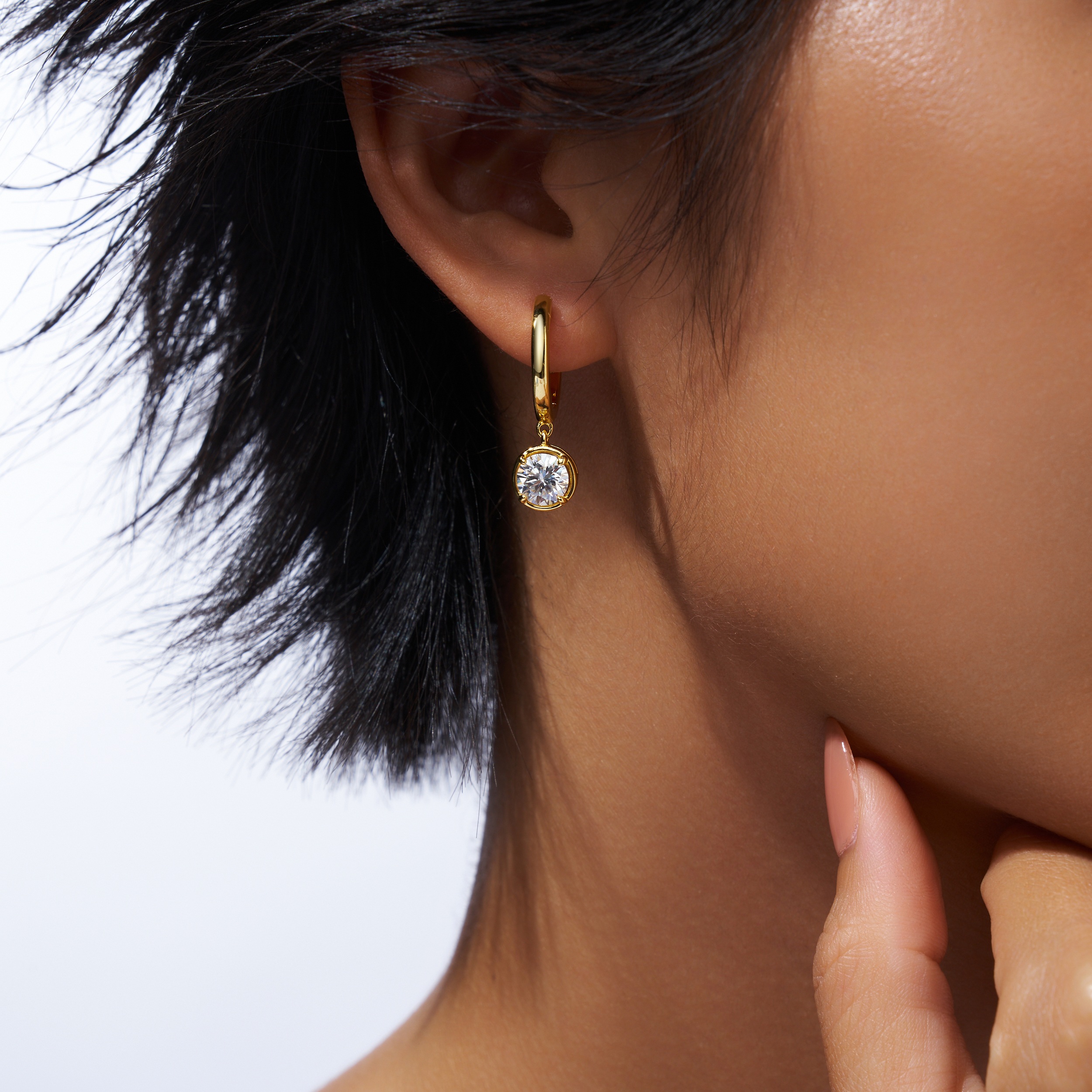 A Luxurious And Fashionable Minimalist Jewelry Earring Set Featuring Top-quality