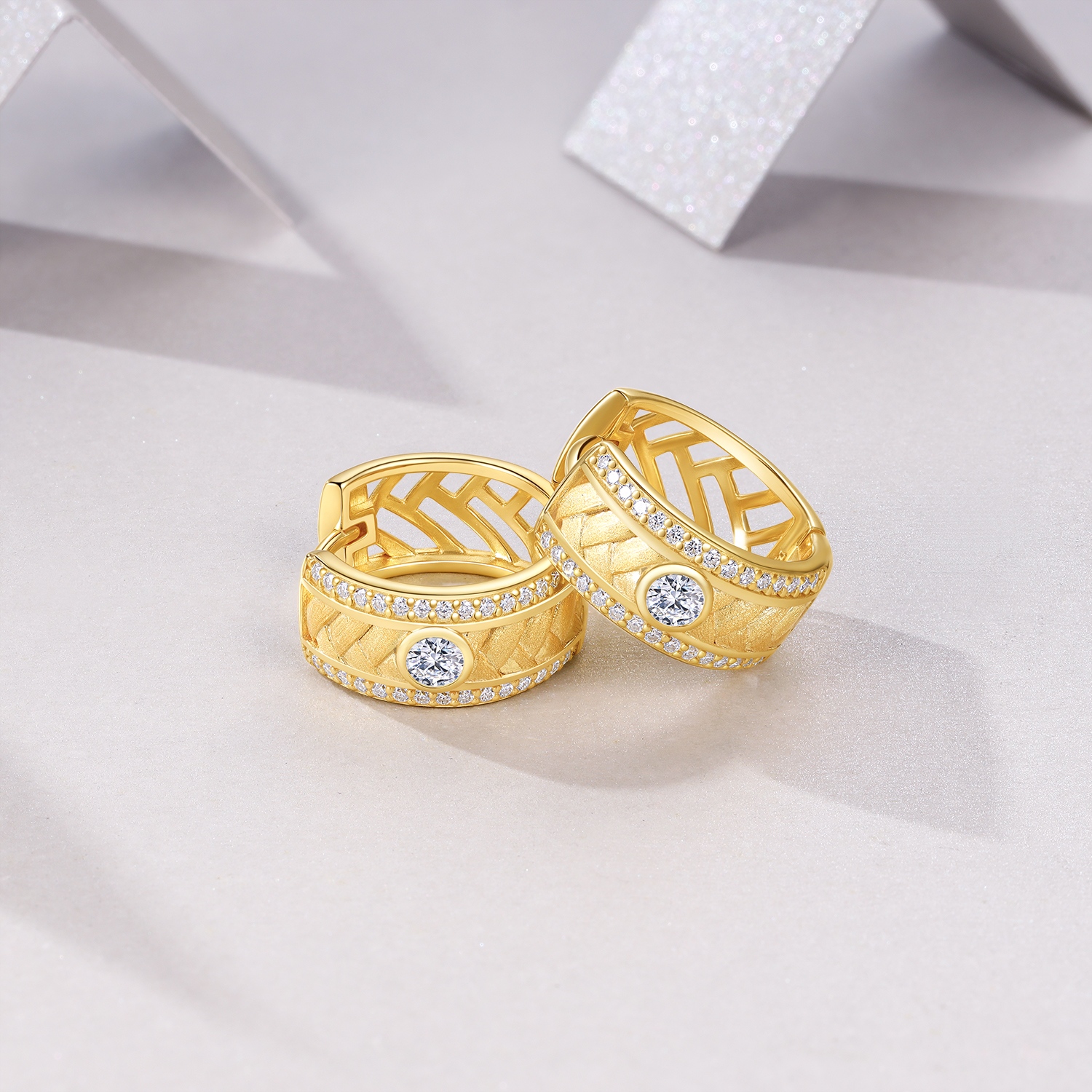 A Luxurious And Fashionable Minimalist Jewelry Earring Set Featuring Top-quality