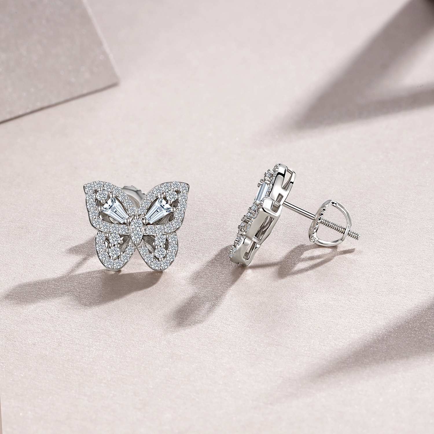 A Luxurious And Fashionable Minimalist Jewelry Earring Set Featuring Top-quality