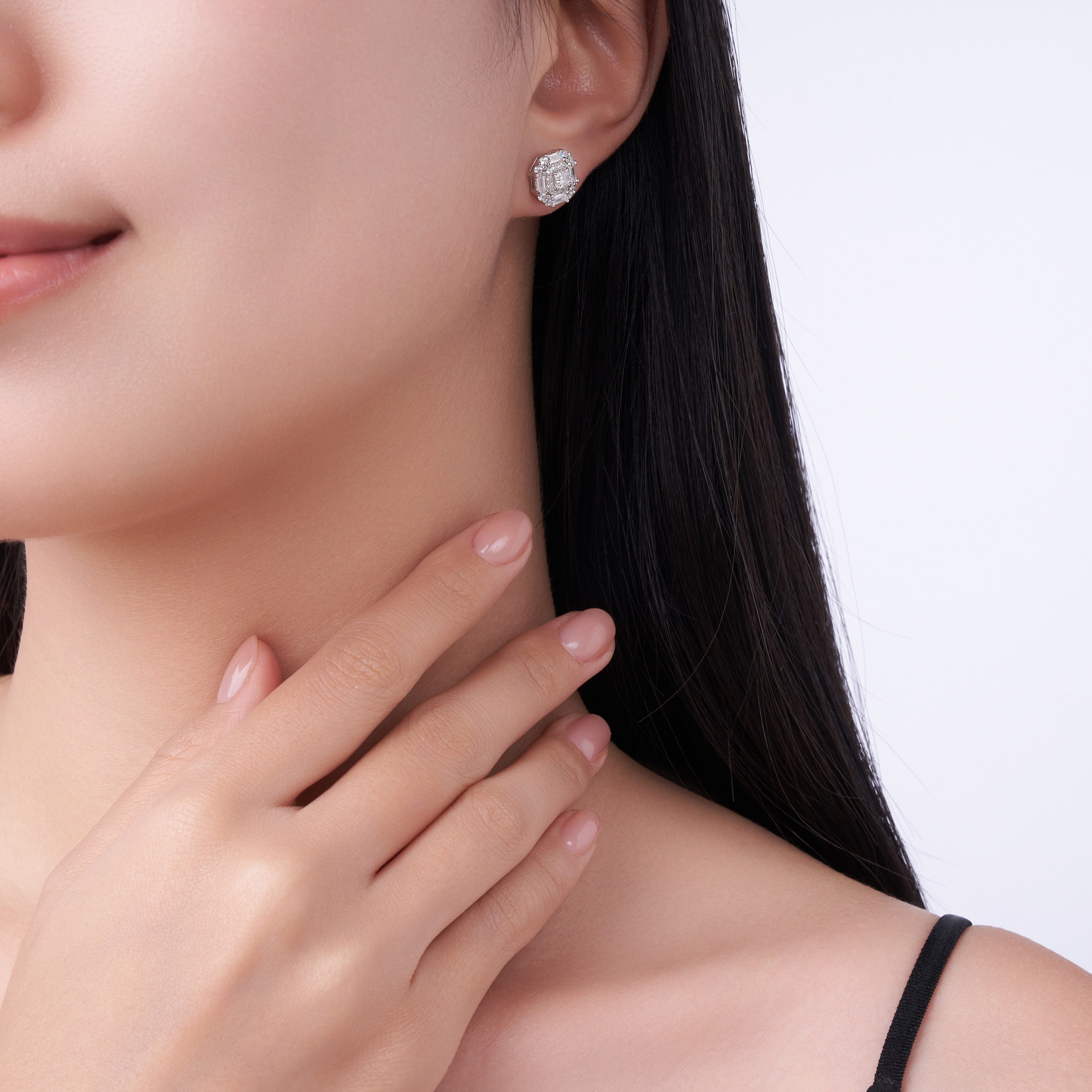 A Luxurious And Fashionable Minimalist Jewelry Earring Set Featuring Top-quality