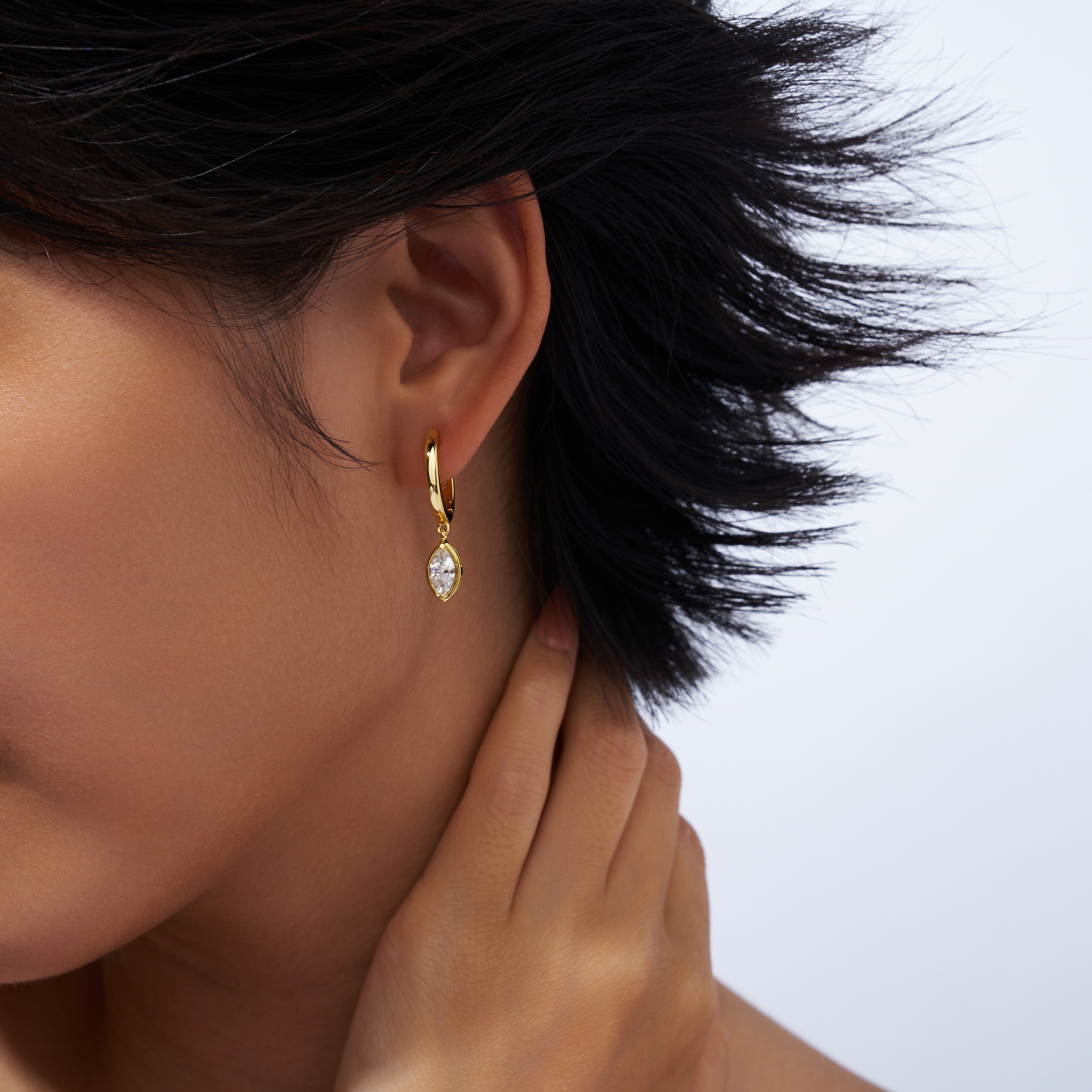 A Luxurious And Fashionable Minimalist Jewelry Earring Set Featuring Top-quality