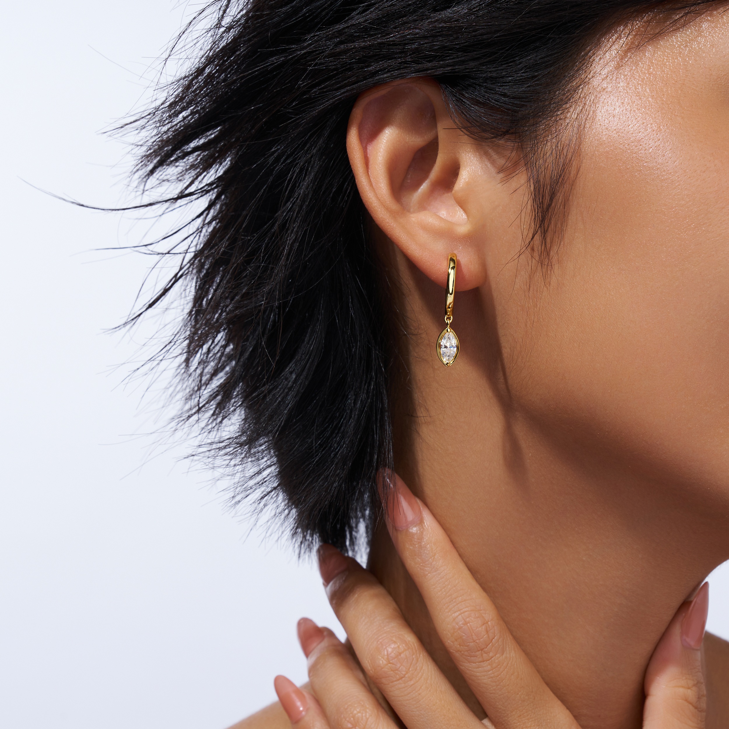 A Luxurious And Fashionable Minimalist Jewelry Earring Set Featuring Top-quality