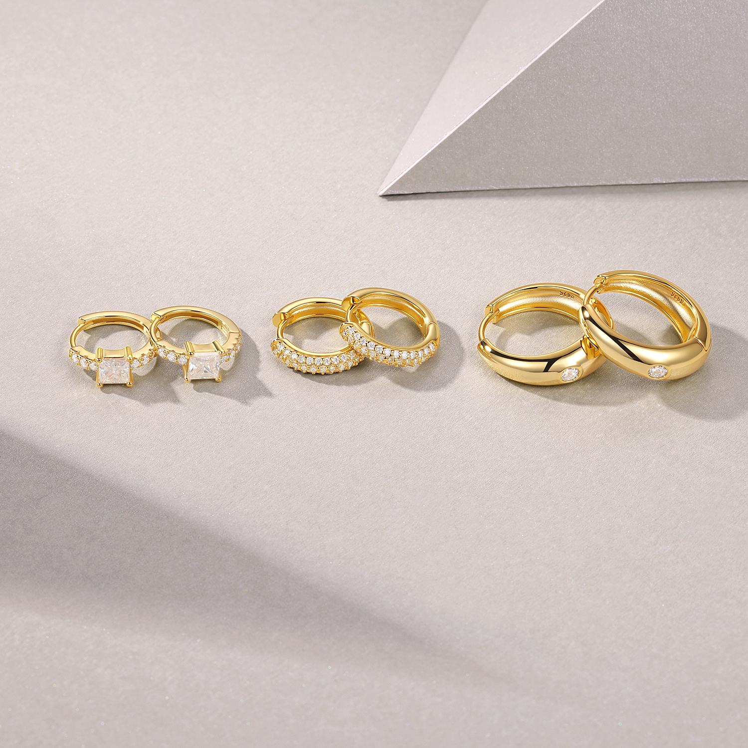 A Luxurious And Fashionable Minimalist Jewelry Earring Set Featuring Top-quality