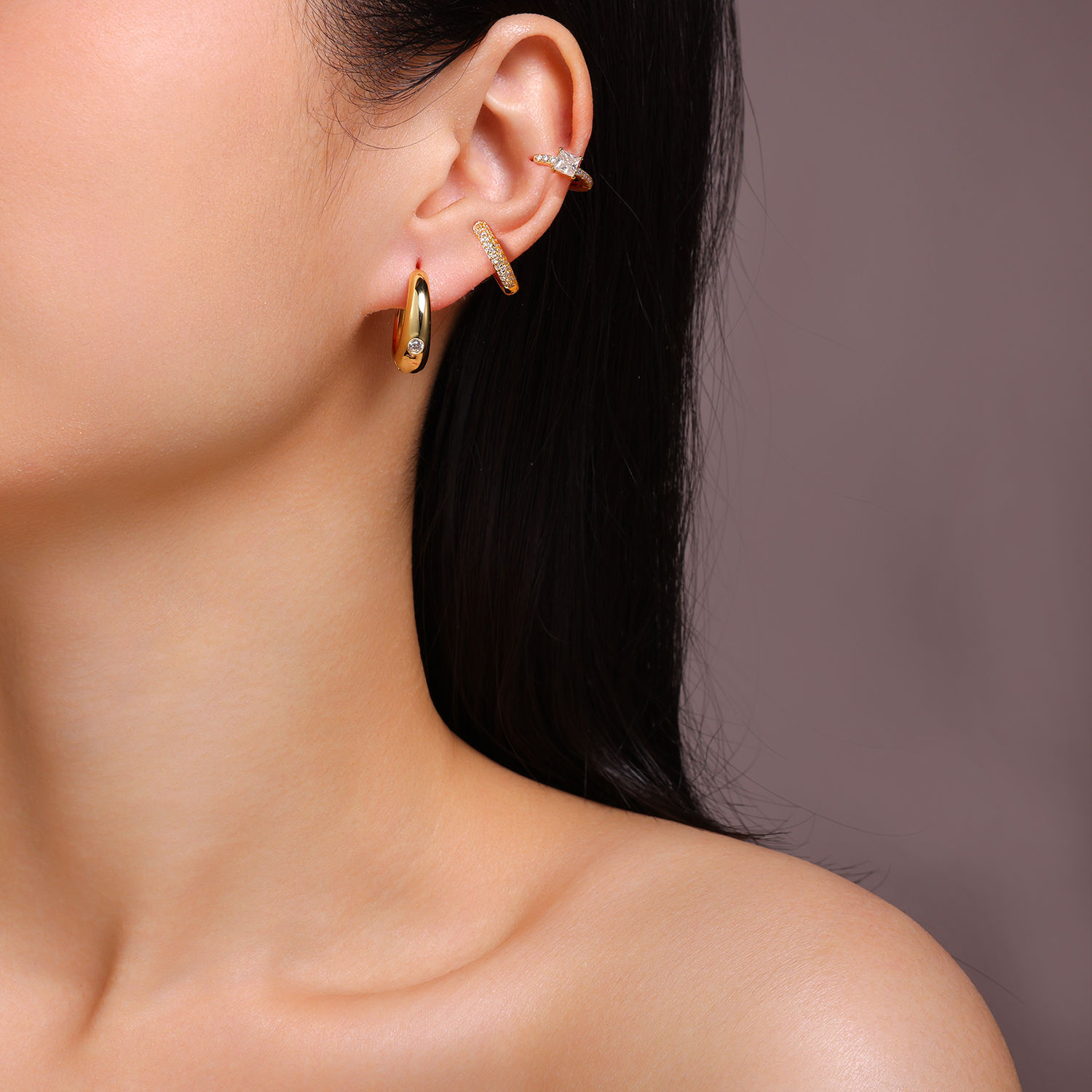 A Luxurious And Fashionable Minimalist Jewelry Earring Set Featuring Top-quality
