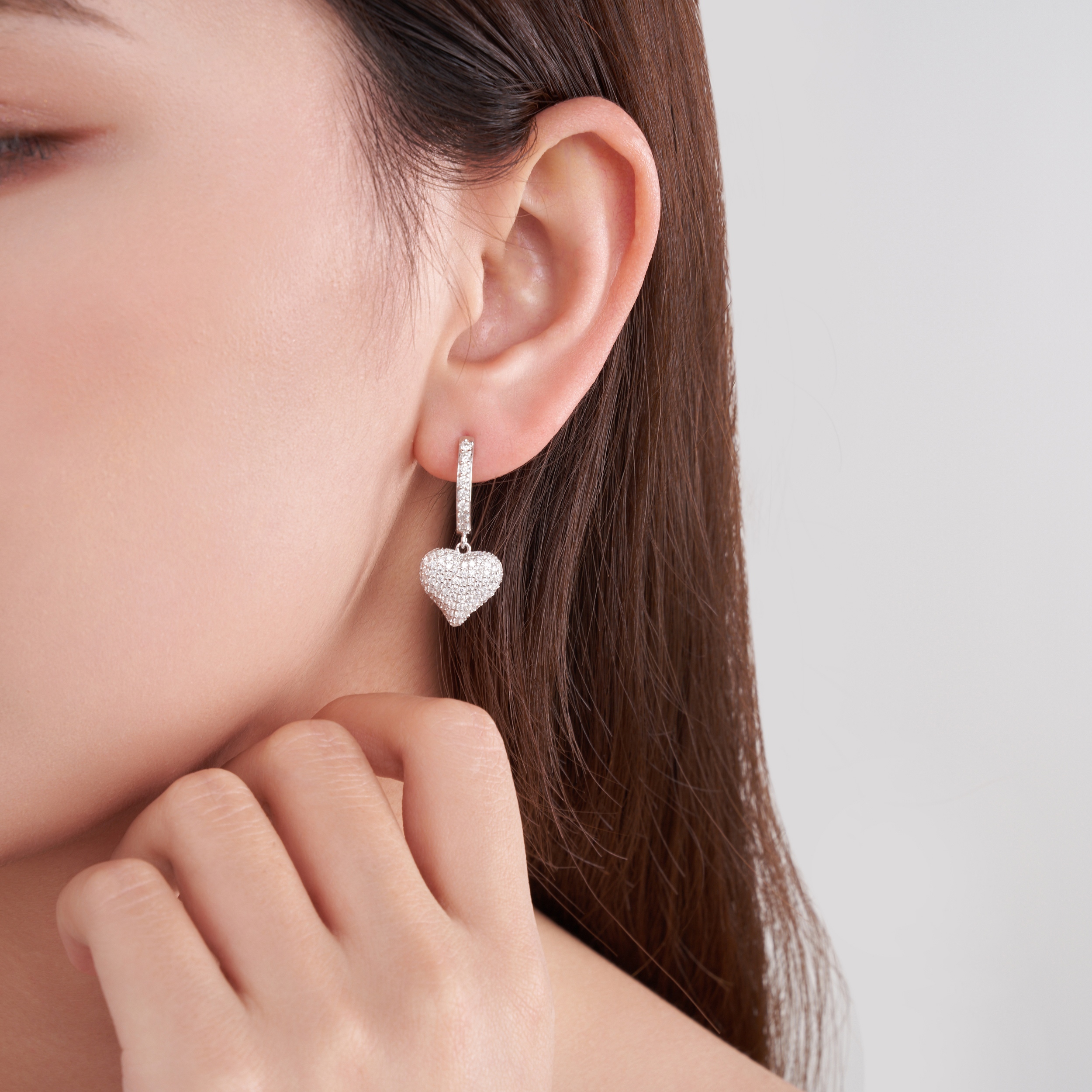 A Luxurious And Fashionable Minimalist Jewelry Earring Set Featuring Top-quality