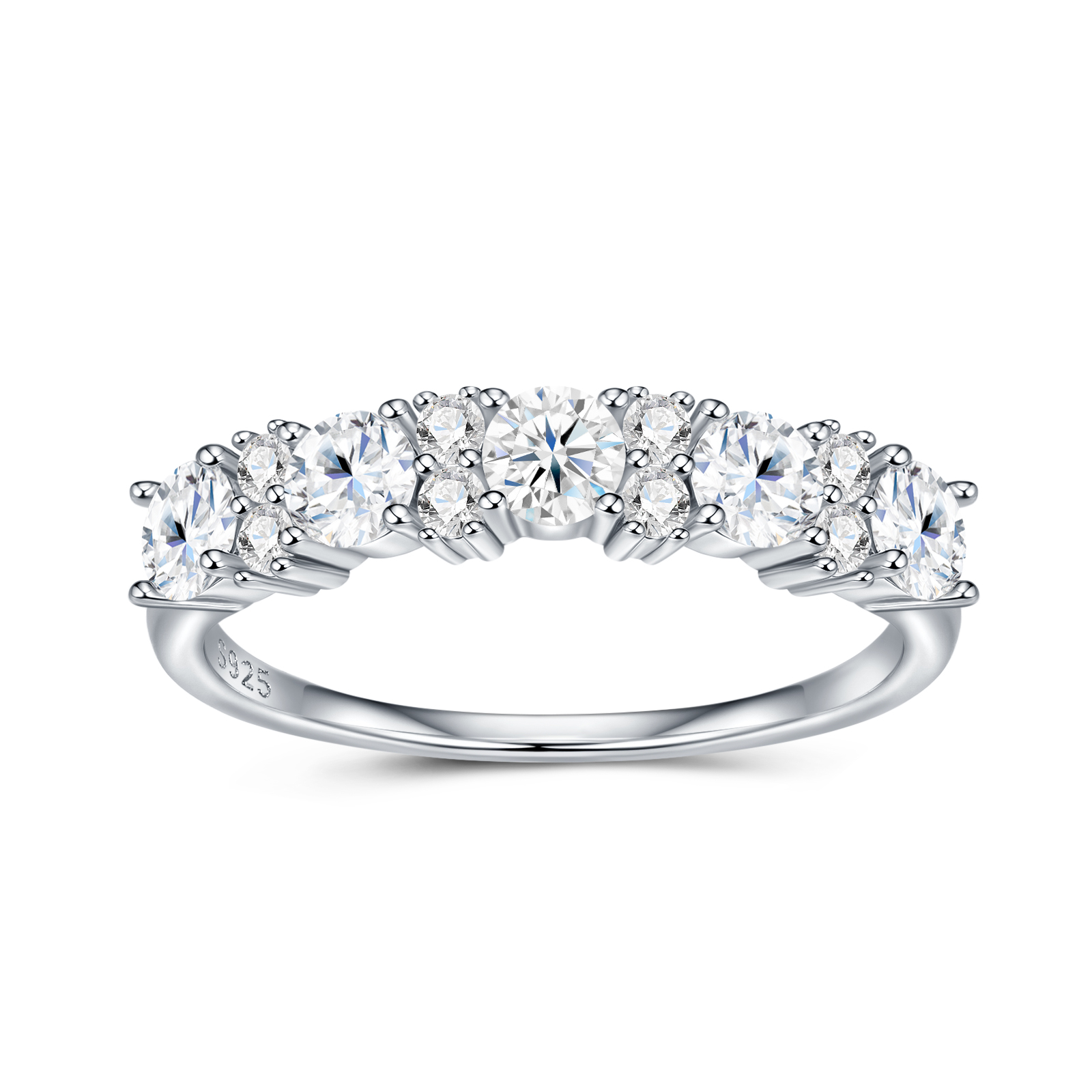 A Luxurious And Fashionable Minimalist Jewelry Ring Featuring Top-quality Moissanite, Made