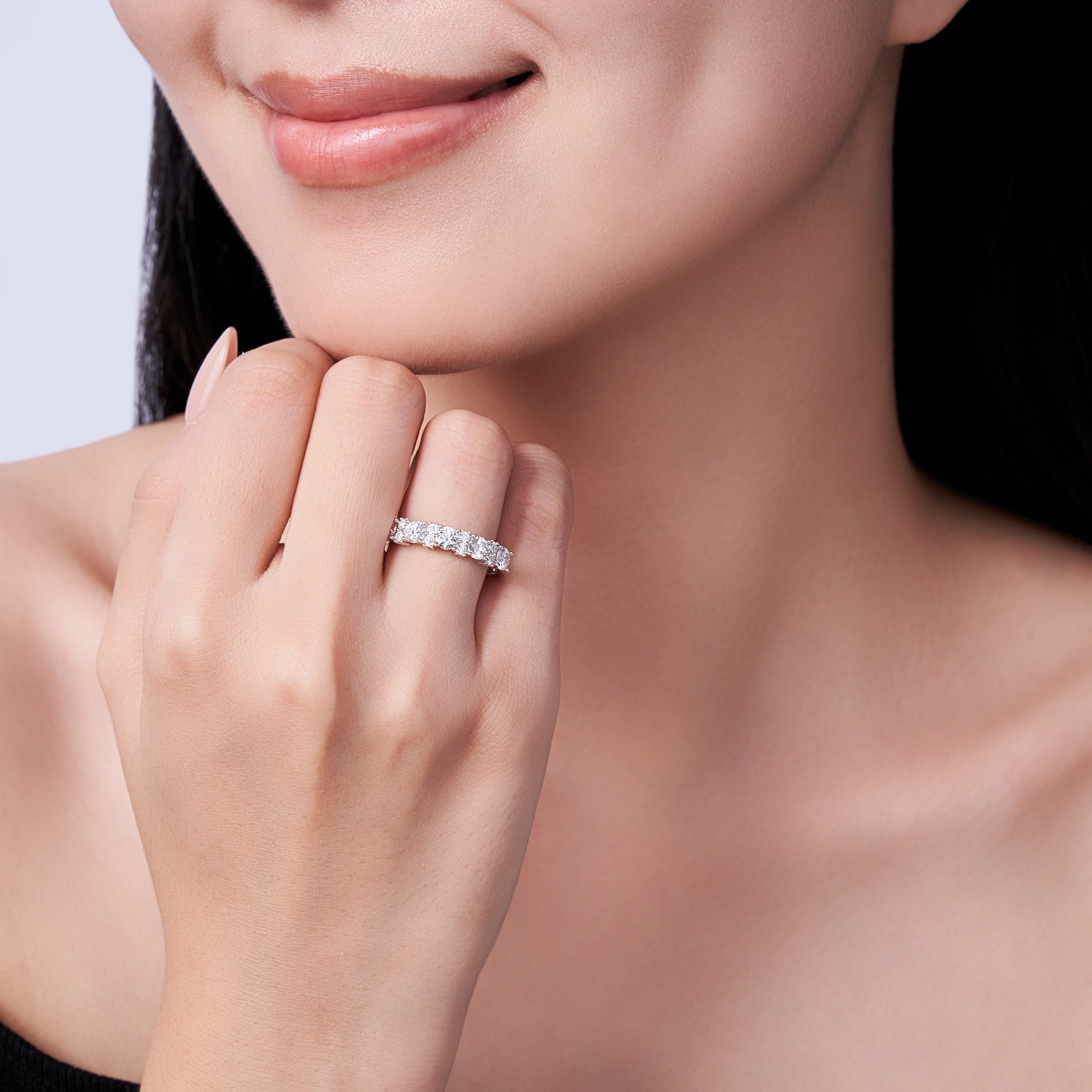 A Luxurious And Fashionable Minimalist Jewelry Ring Featuring Top-quality Moissanite, Made