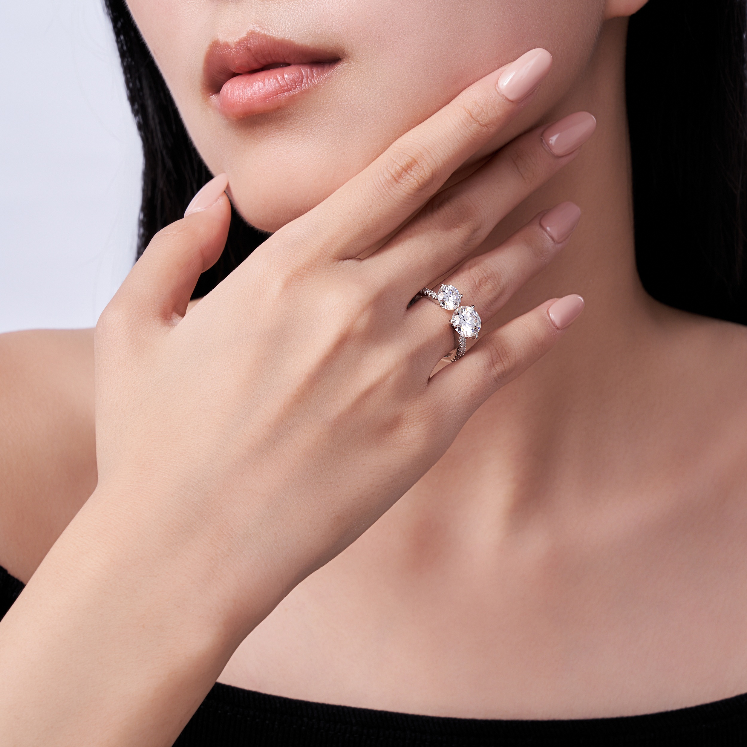 A Luxurious And Fashionable Minimalist Jewelry Ring Featuring Top-quality Moissanite, Made