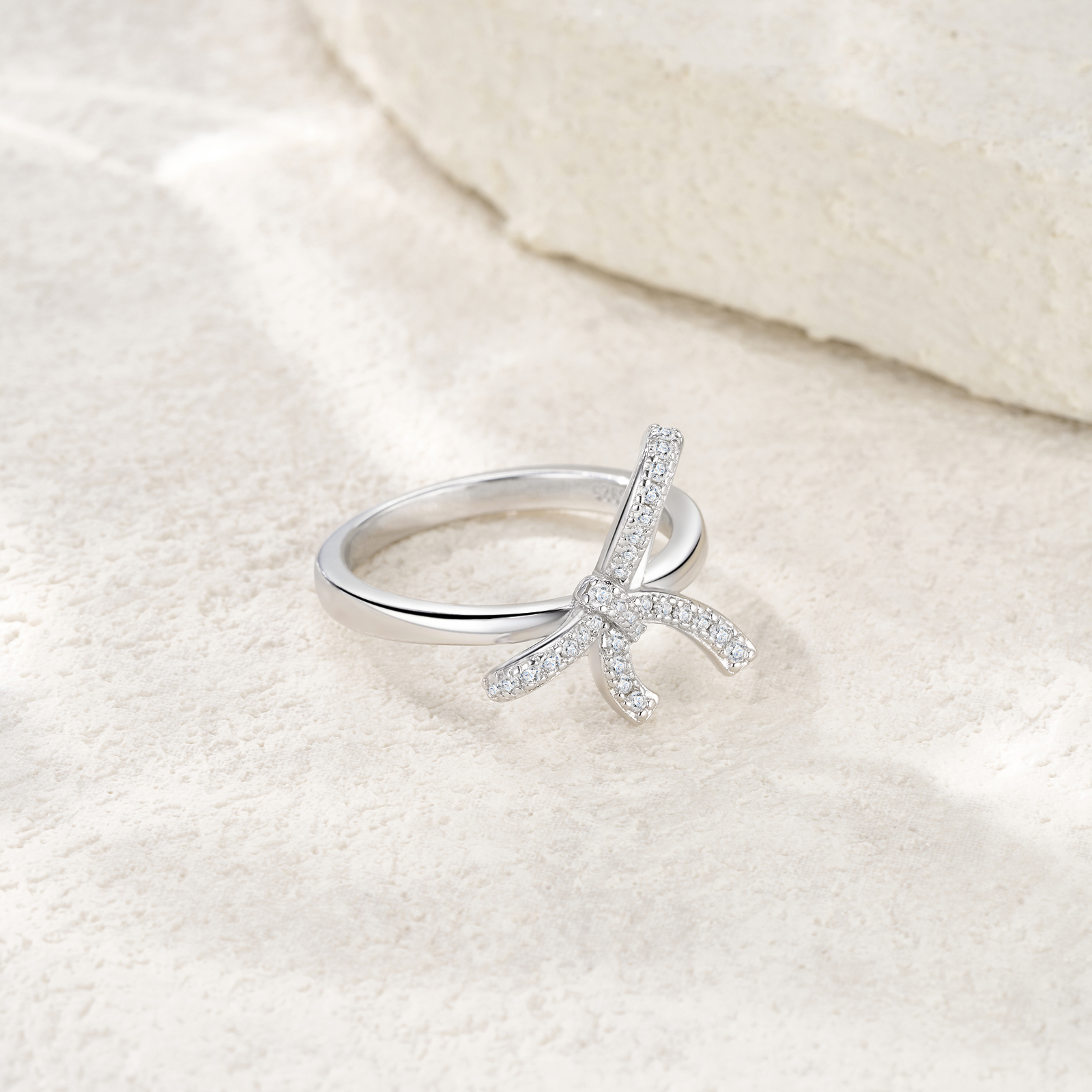 A Luxurious And Fashionable Minimalist Jewelry Ring Featuring Top-quality Moissanite, Made