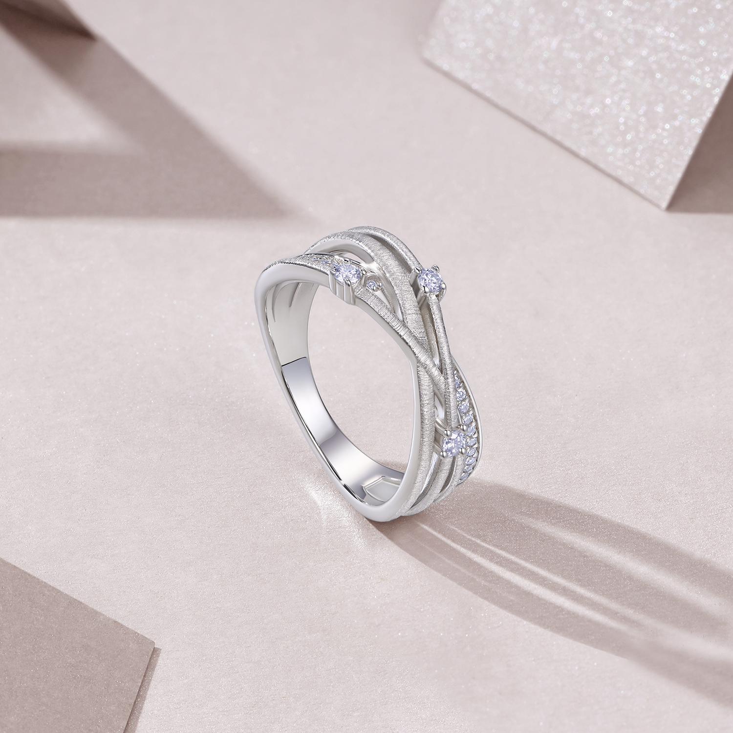 A Luxurious And Fashionable Minimalist Jewelry Ring Featuring Top-quality Moissanite, Made