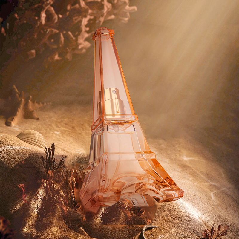 A Trip To Paris. Women Are Free To Encounter Perfumes, Fresh And Fragrant