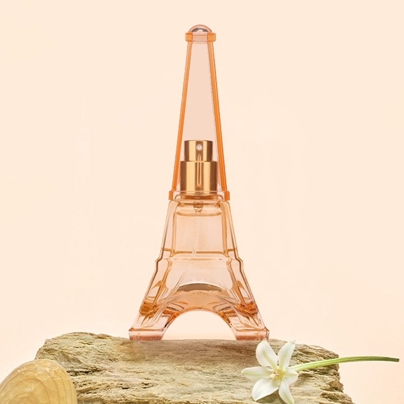 A Trip To Paris. Women Are Free To Encounter Perfumes, Fresh And Fragrant