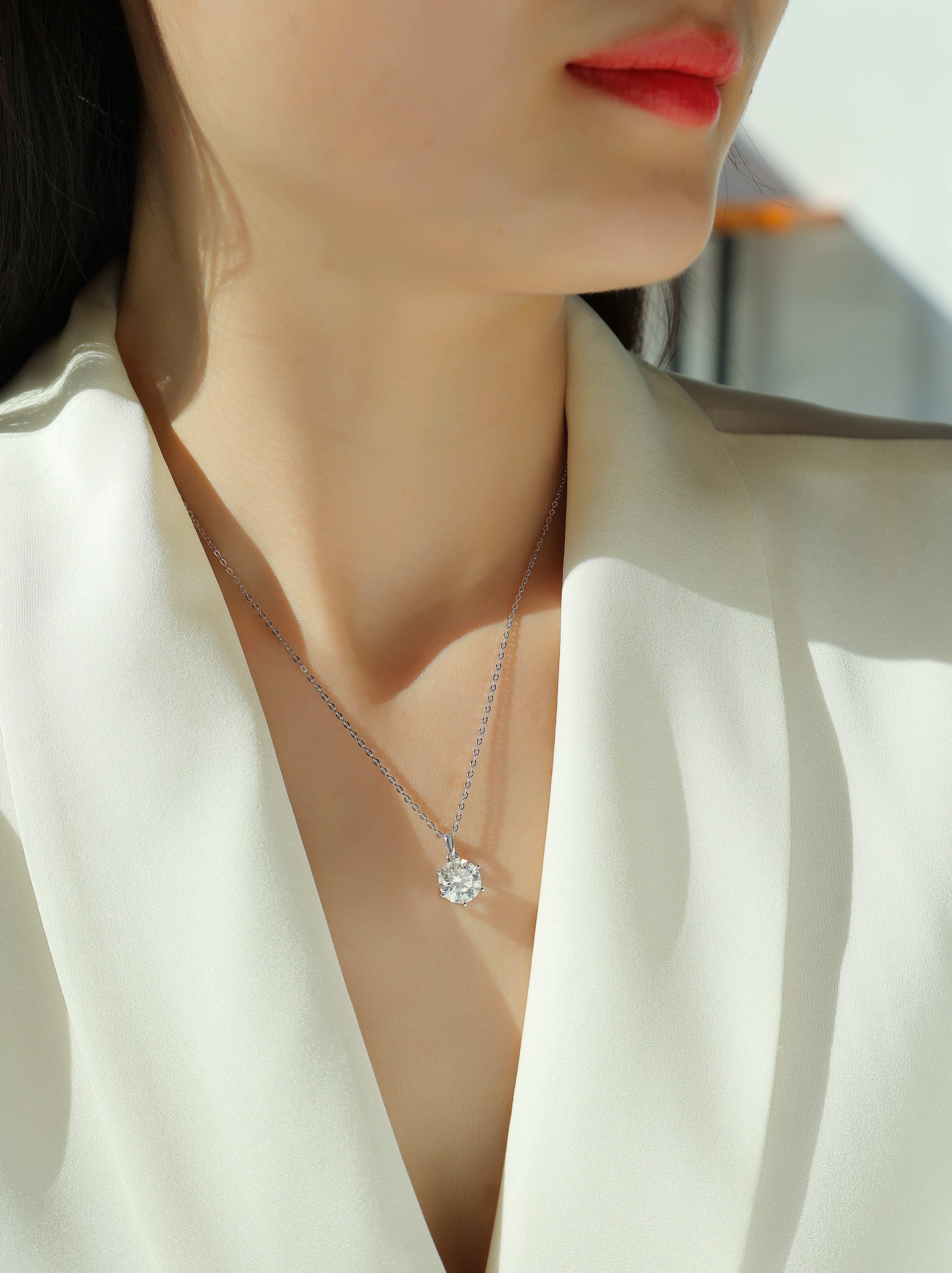 Breeze Dance - A Fashionable And Trendy Necklace Pendant Set With Top-quality Moissanite