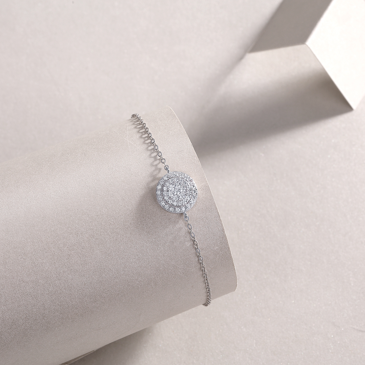 Chain Of Wealth - A Luxurious And Fashionable Light Luxury Jewelry Silver Bracelet And