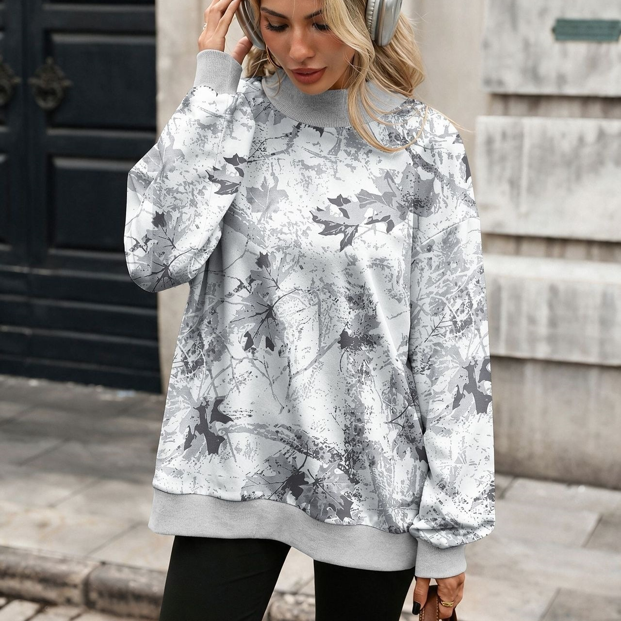 Contrast-color Ribbed High-neck Loose Long-sleeved Sweatshirt