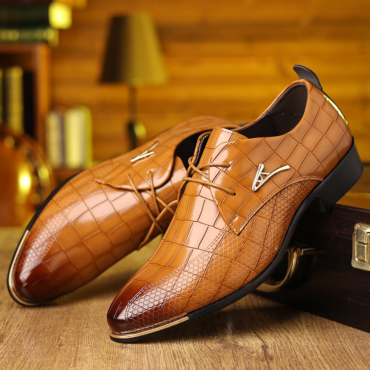 Crocodile Pattern Embossed Men's Business Leather Shoes, Pointed Toe, Lace-Up, Glossy