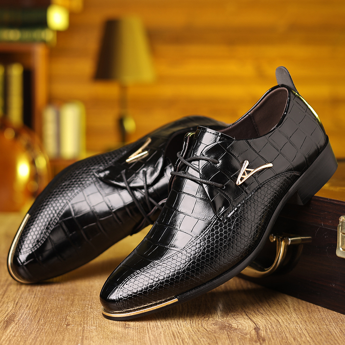 Crocodile Pattern Embossed Men's Business Leather Shoes, Pointed Toe, Lace-Up, Glossy