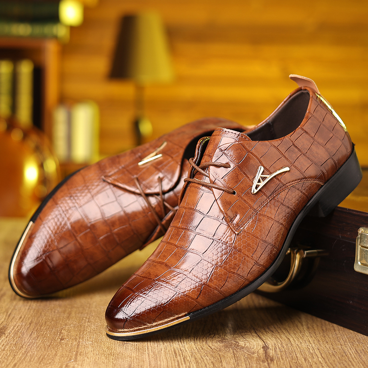 Crocodile Pattern Embossed Men's Business Leather Shoes, Pointed Toe, Lace-Up, Glossy