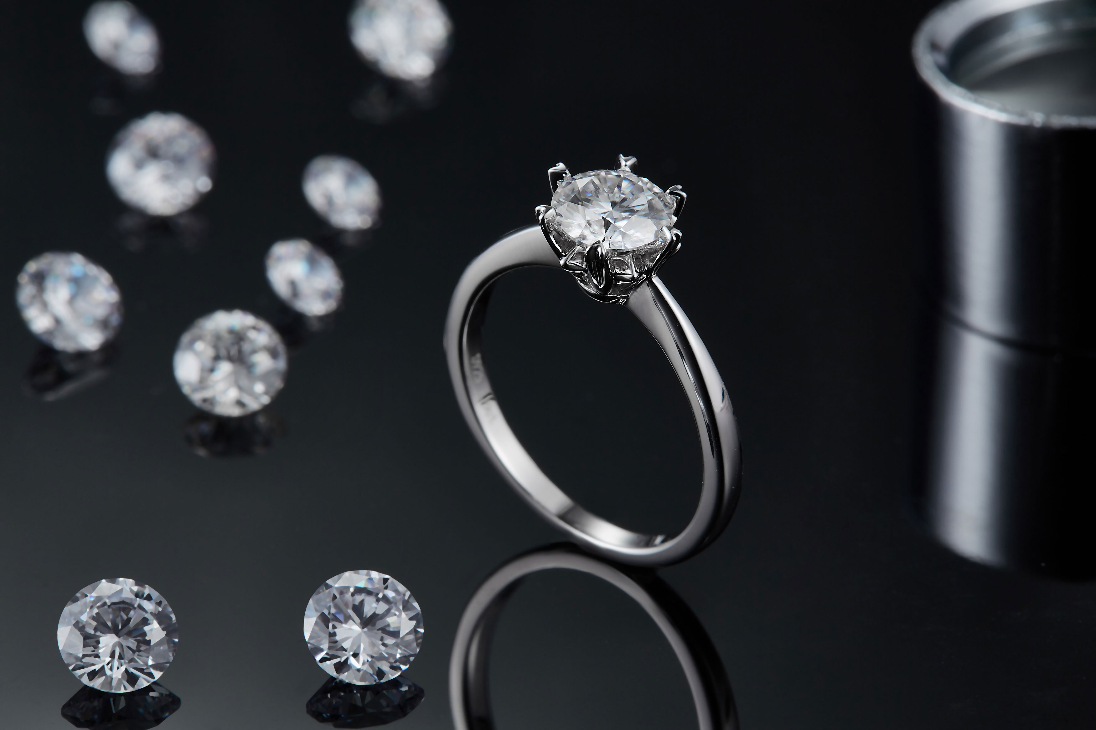 Dance Of Wind And Snow - A Wedding Ring Set With 1-carat Top-quality Moissanite Silver And