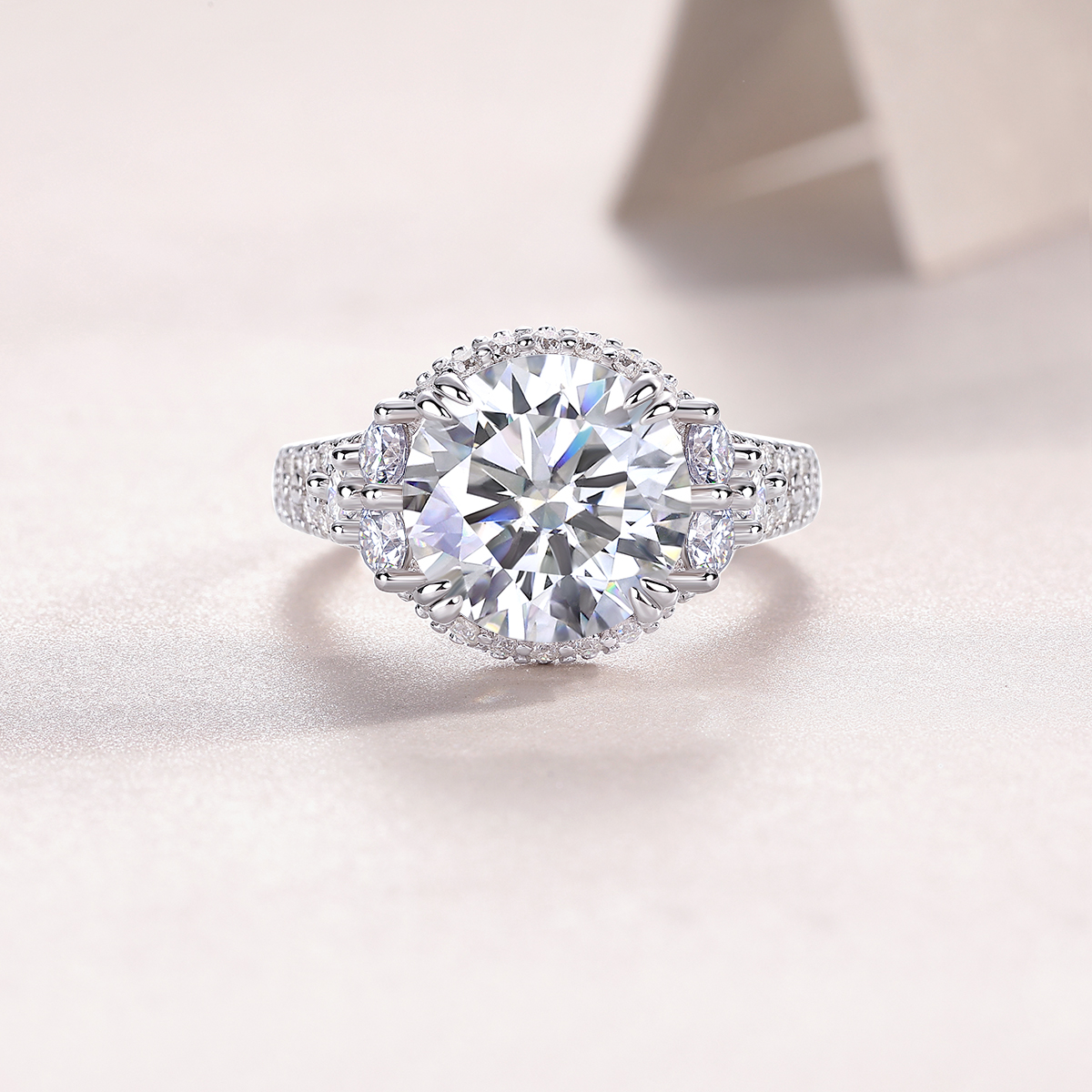 Dance Youth - A 5-carat Silver Diamond Wedding Ring Set With Top-quality Moissanite And