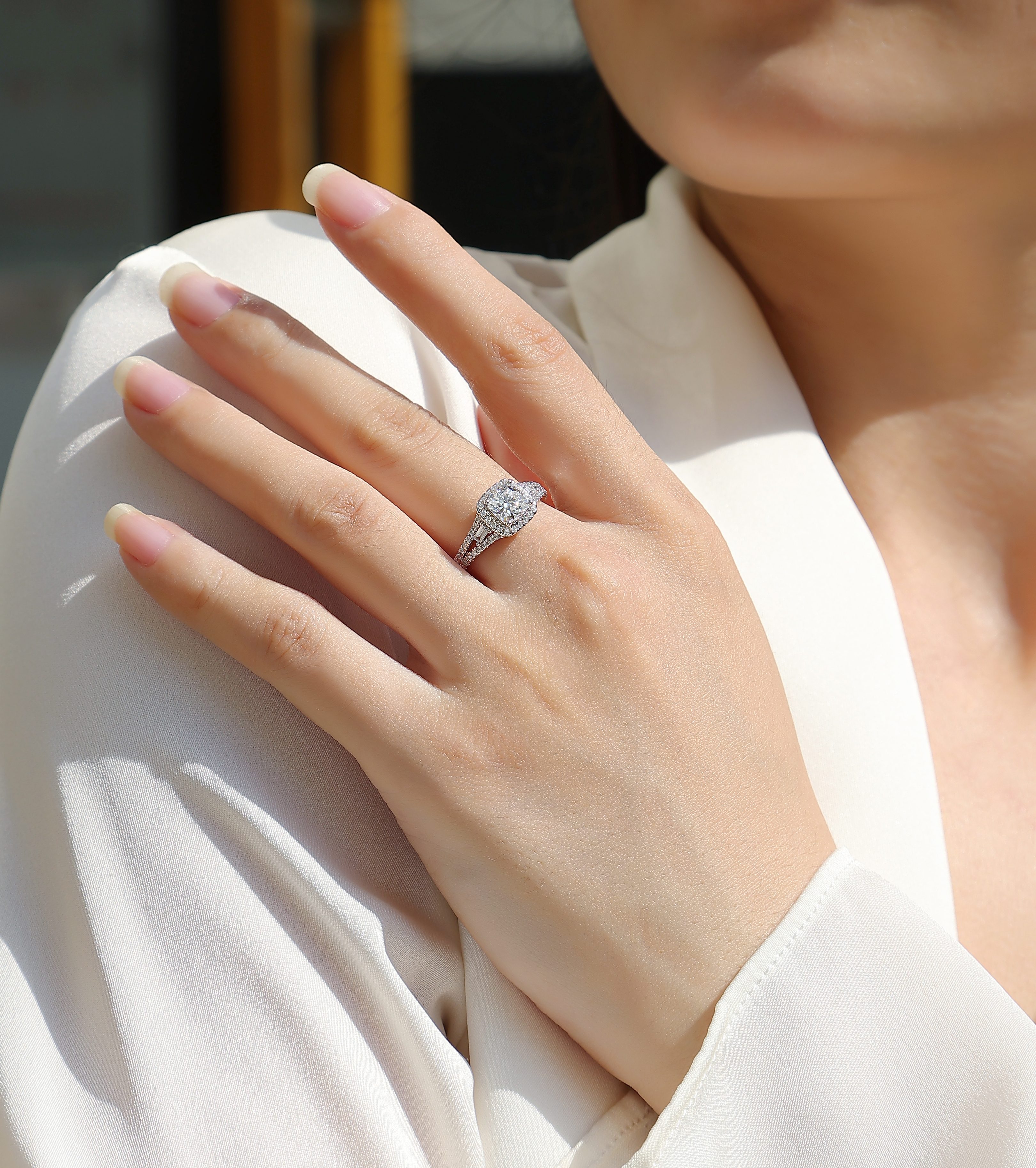 Giorno per giorno: un set di fedi nuziali con argento Moissanite di alta qualità e placcato platino