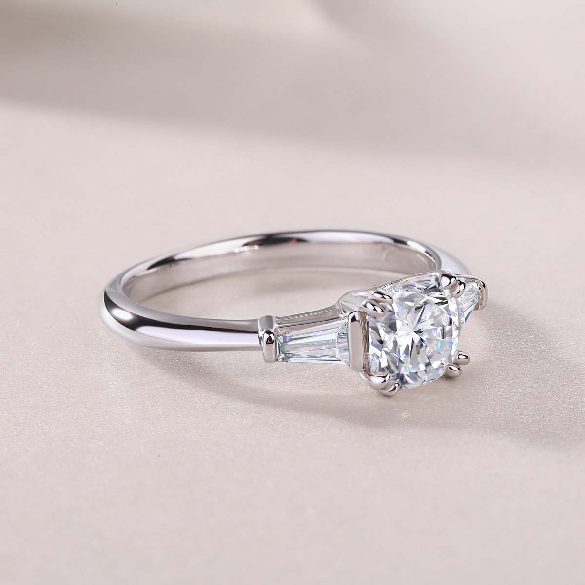 DESTINY- A Wedding Ring Set With Top-quality Moissanite, Silver And Platinum-plated. The