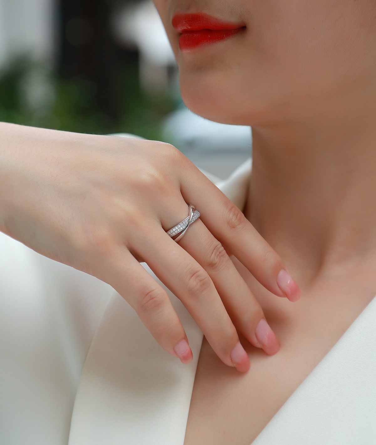Dexterous Encircle - Set With Top-quality Moissanite Silver And Platinum-plated Diamond