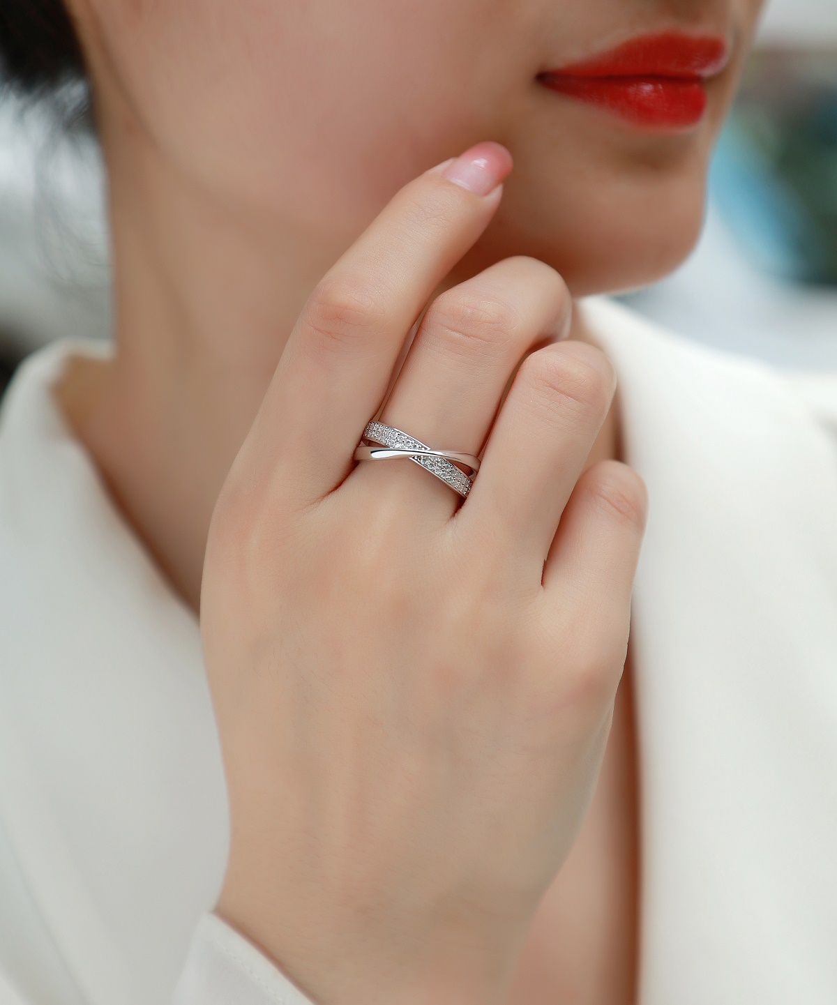 Dexterous Encircle - Set With Top-quality Moissanite Silver And Platinum-plated Diamond