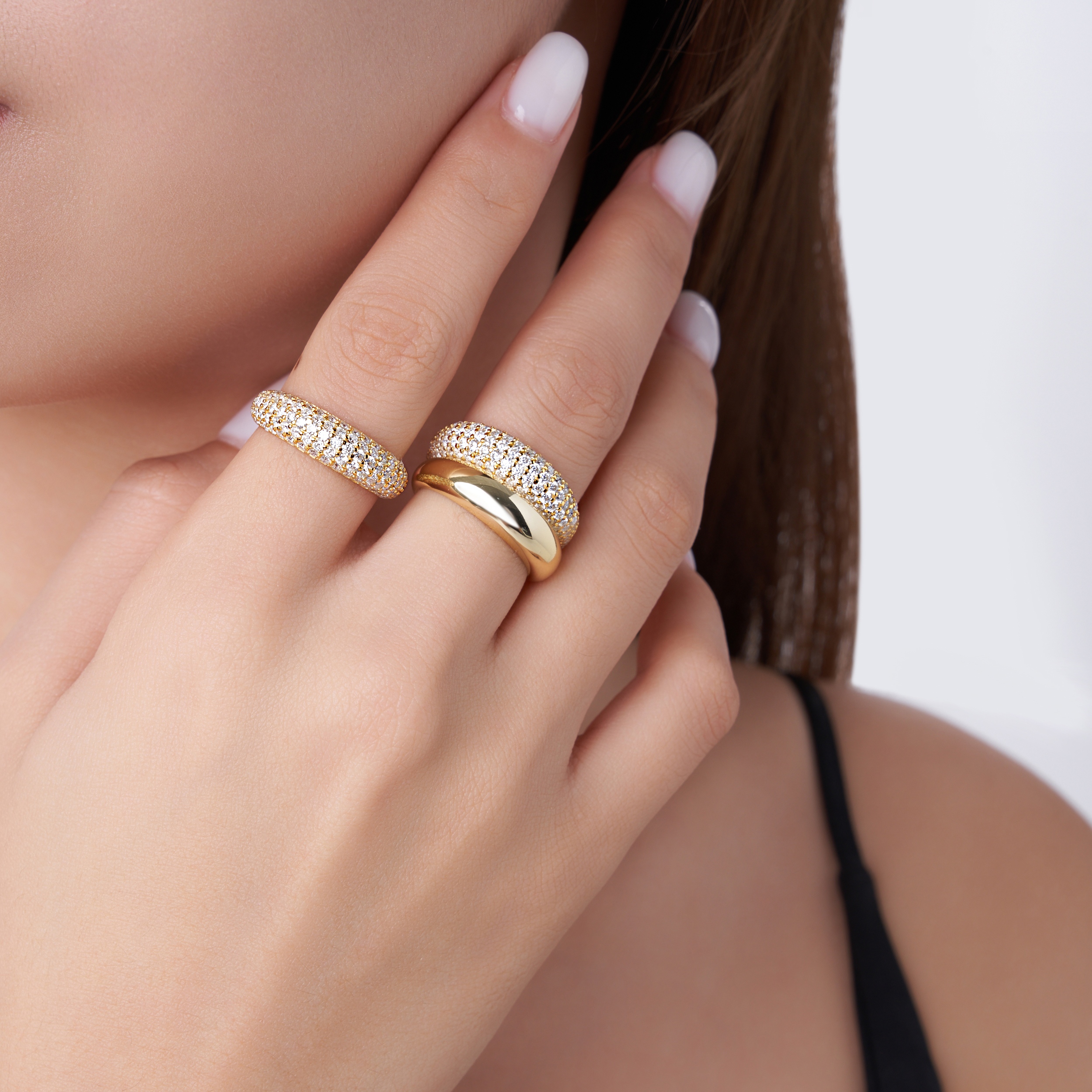 Engraved With Top-quality Moissanite, This Luxurious And Fashionable Minimalist Jewelry