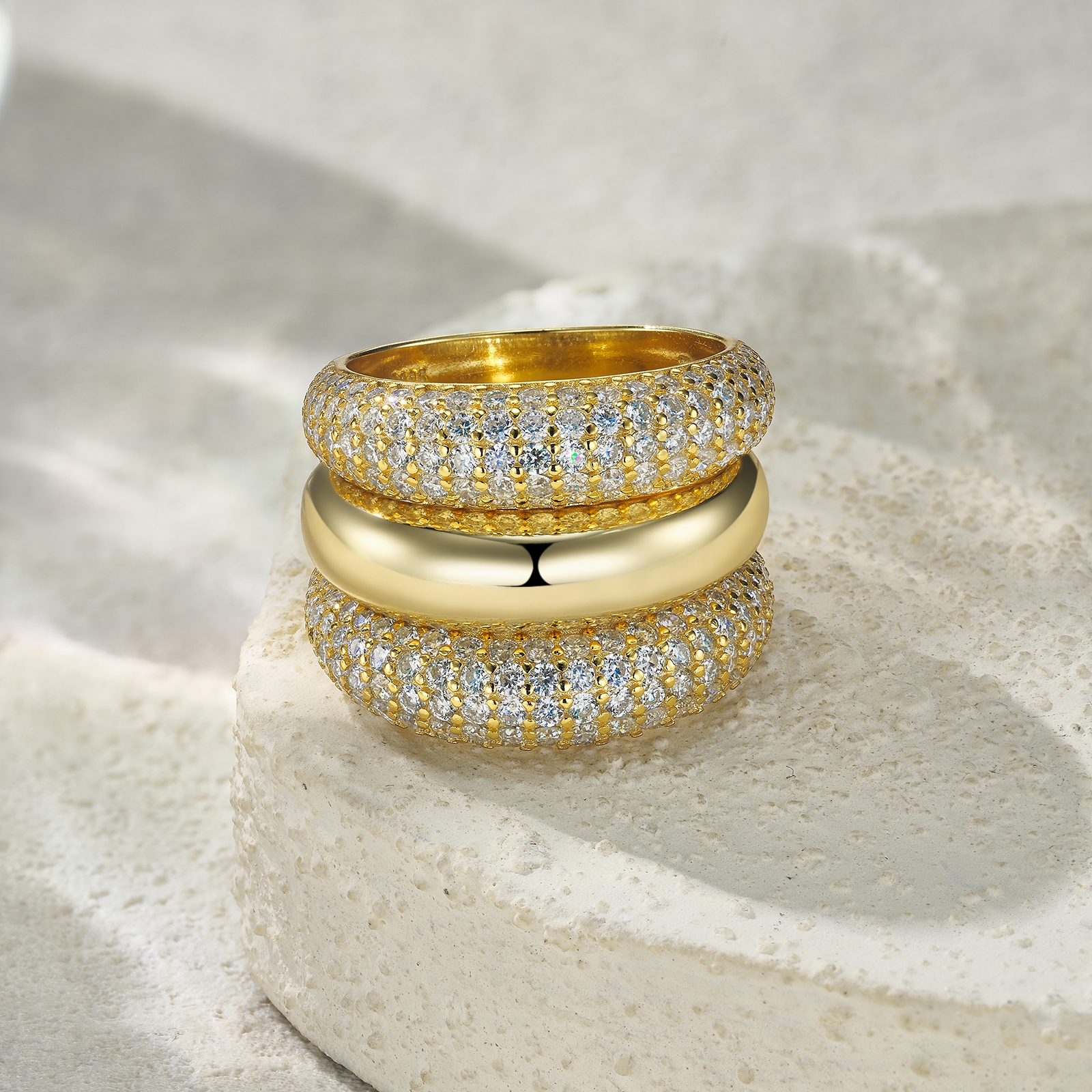 Engraved With Top-quality Moissanite, This Luxurious And Fashionable Minimalist Jewelry
