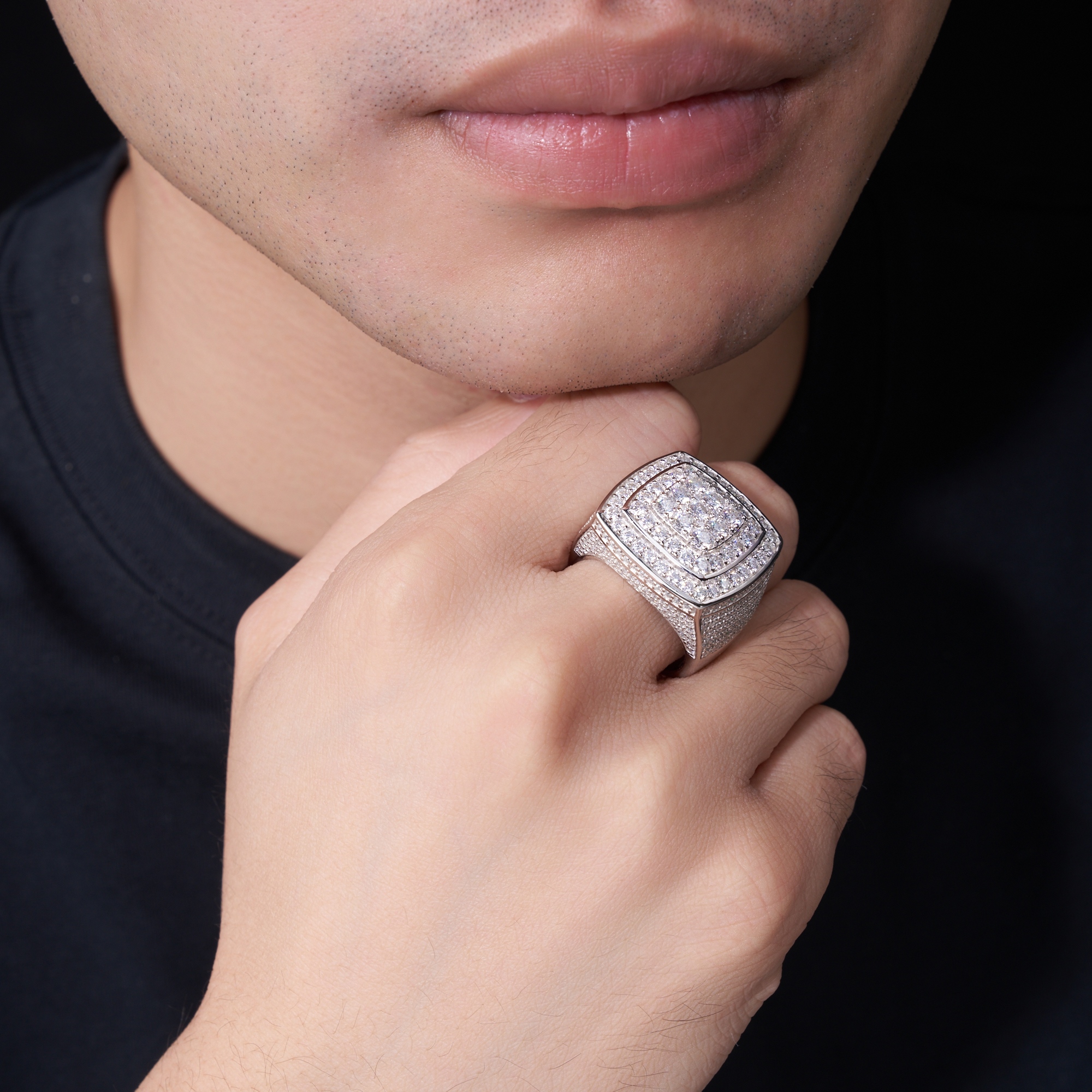 Engraved With Top-quality Moissanite, This Luxurious And Fashionable Minimalist Jewelry