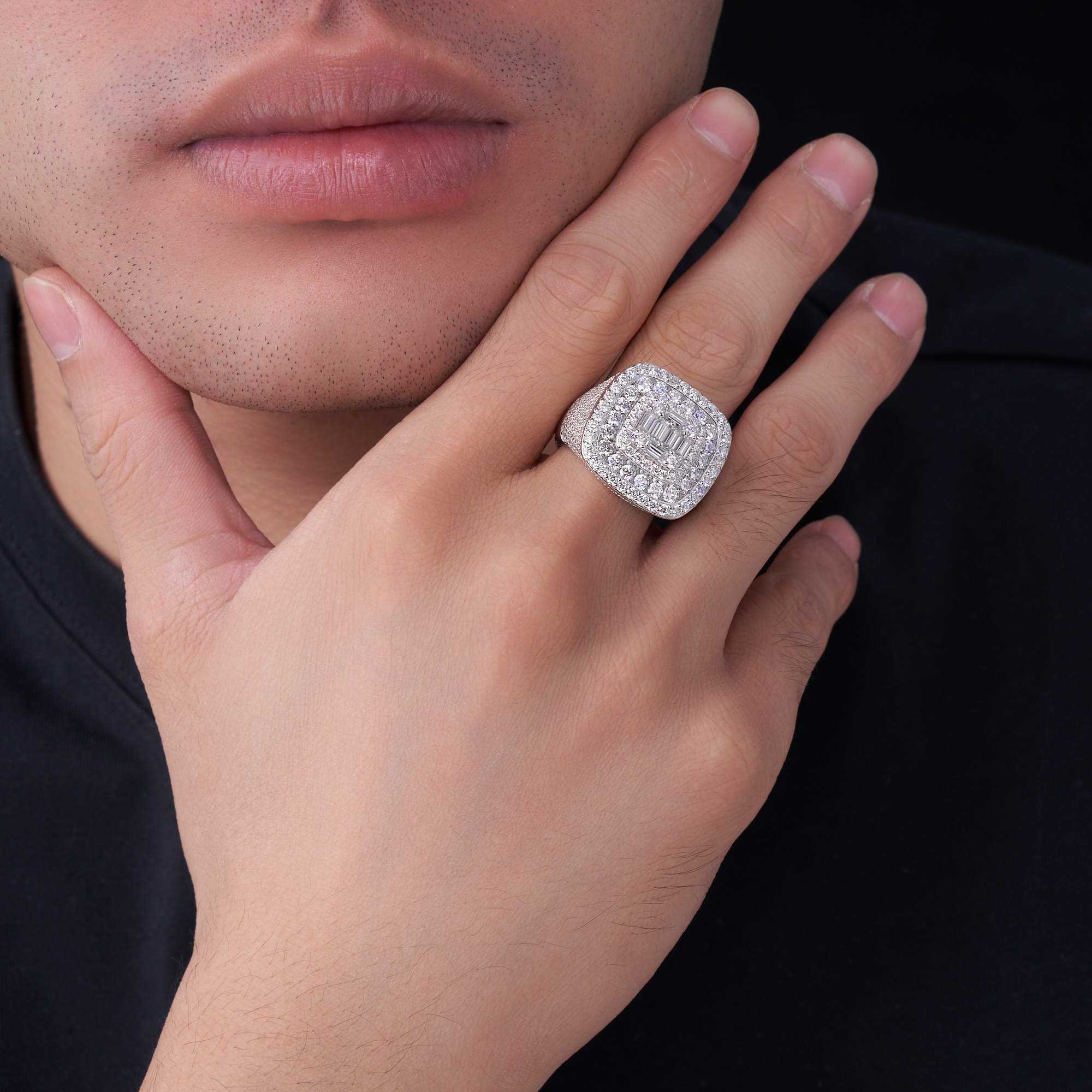Engraved With Top-quality Moissanite, This Luxurious And Fashionable Minimalist Jewelry