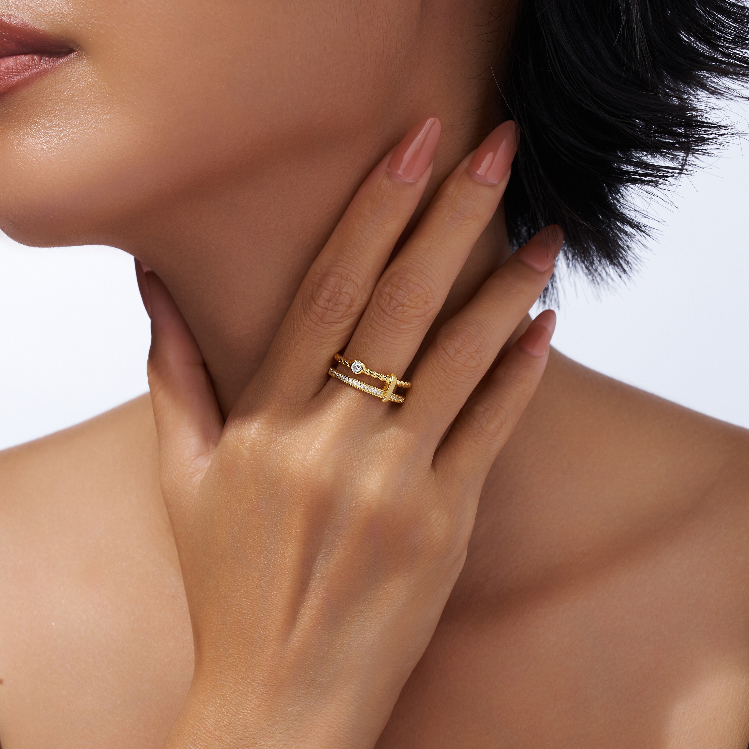 Engraved With Top-quality Moissanite, This Luxurious And Fashionable Minimalist Jewelry