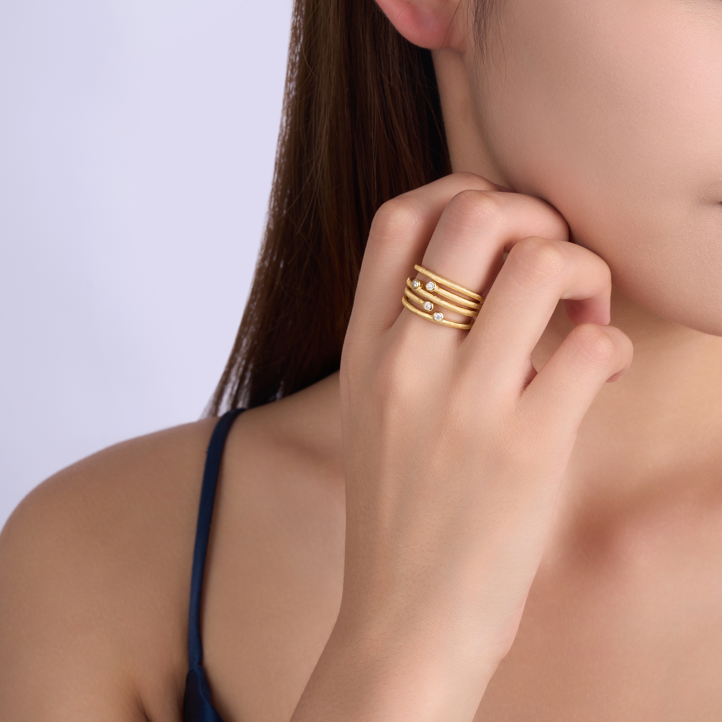 Engraved With Top-quality Moissanite, This Luxurious And Fashionable Minimalist Jewelry